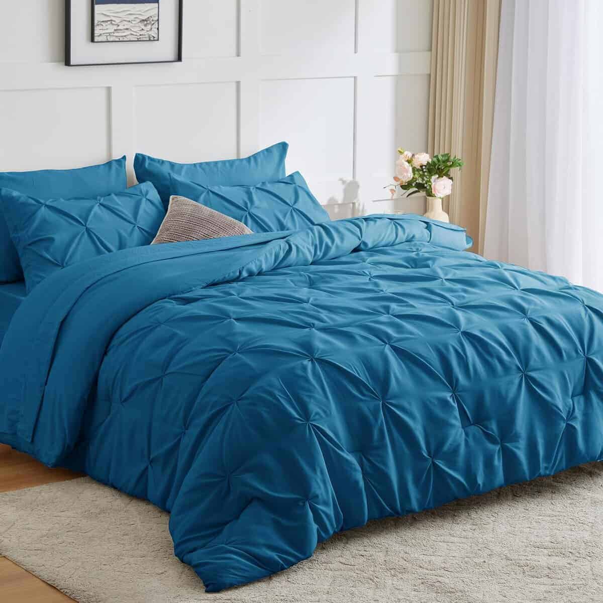 Juego de edredón CozyLux color teal para cama King - 7