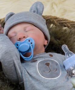 Muñeco de bebé recién nacido Kidloot con detalles realistas