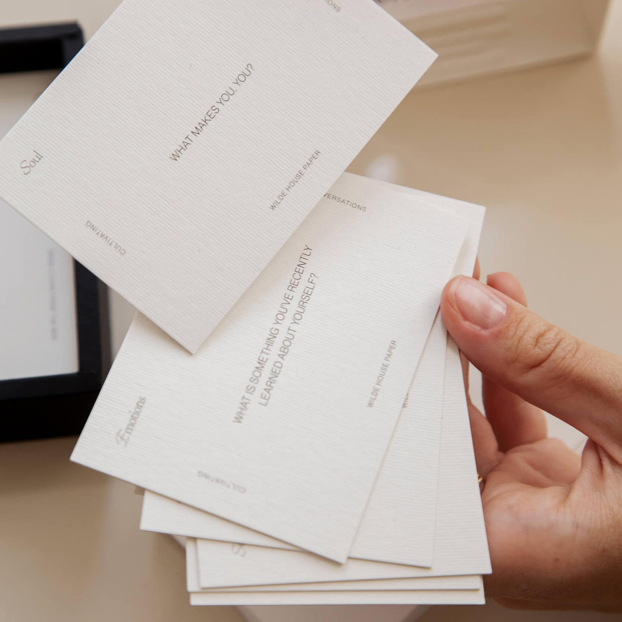 Baraja de Cartas Cultivating Conversations de Wilde House - Imagen 7