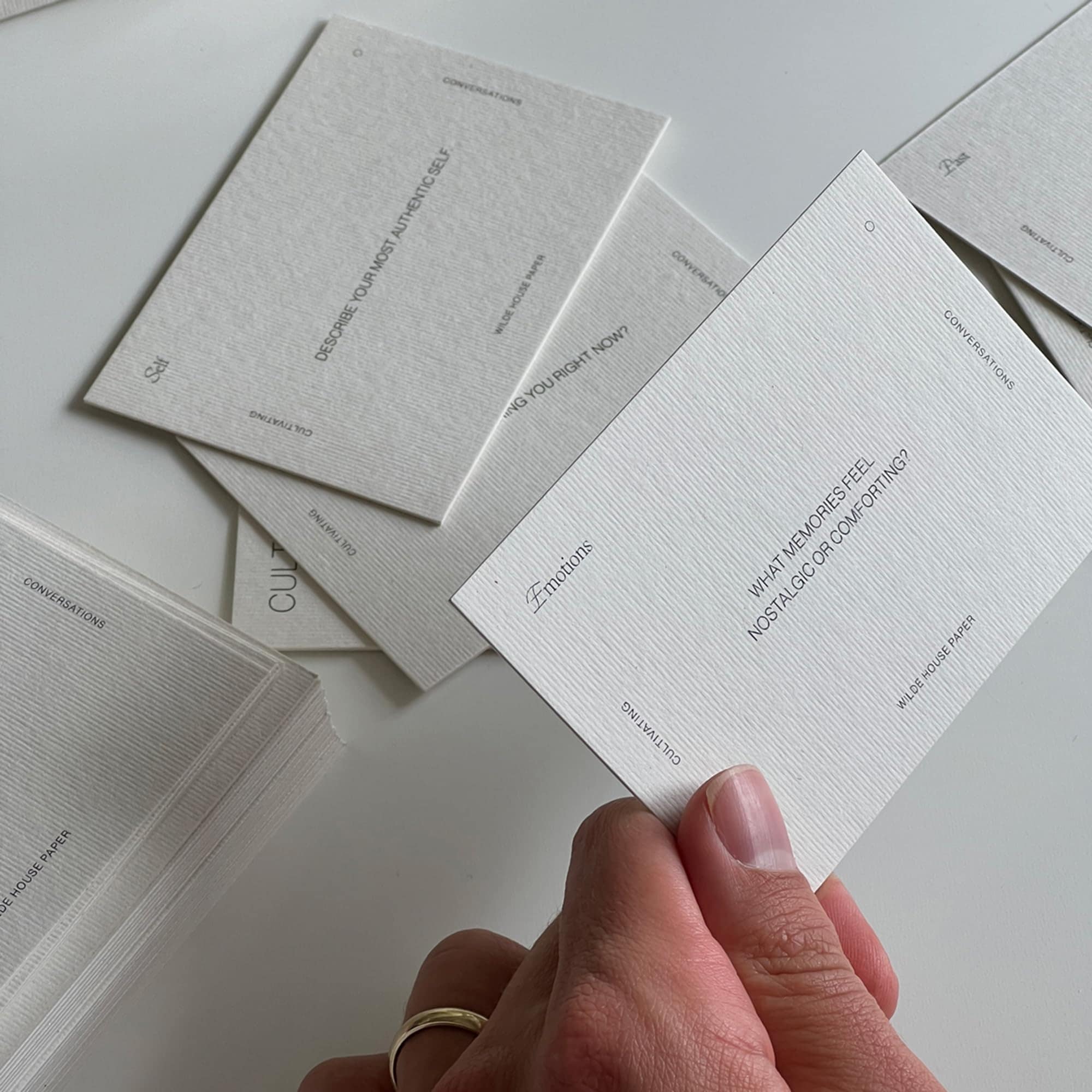 Baraja de Cartas Cultivating Conversations de Wilde House - Imagen 3