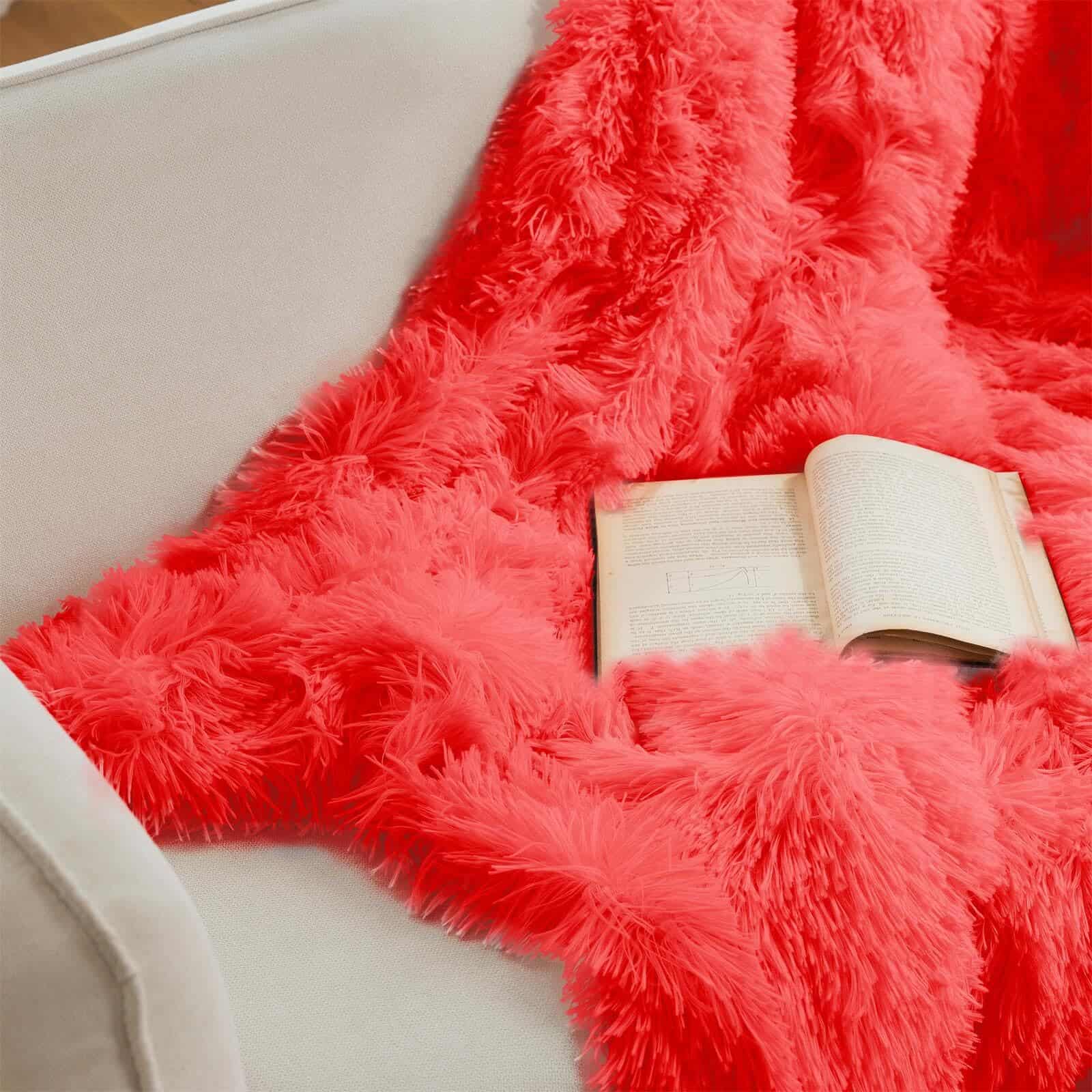 Manta de Piel Sintética Roja, Manta Roja 66" x 80" - Imagen 6