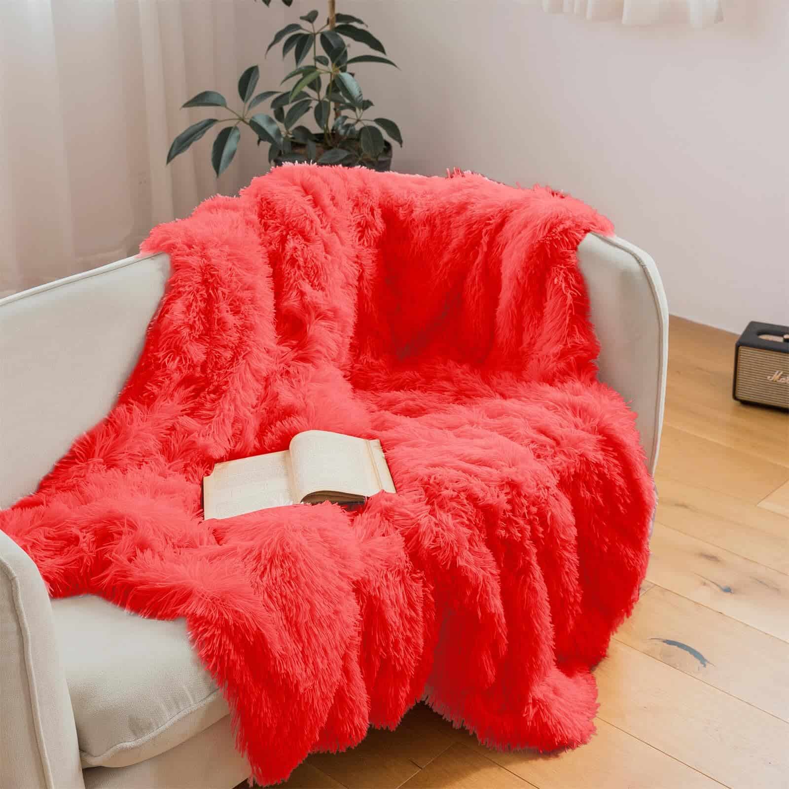 Manta de Piel Sintética Roja, Manta Roja 66" x 80" - Imagen 5