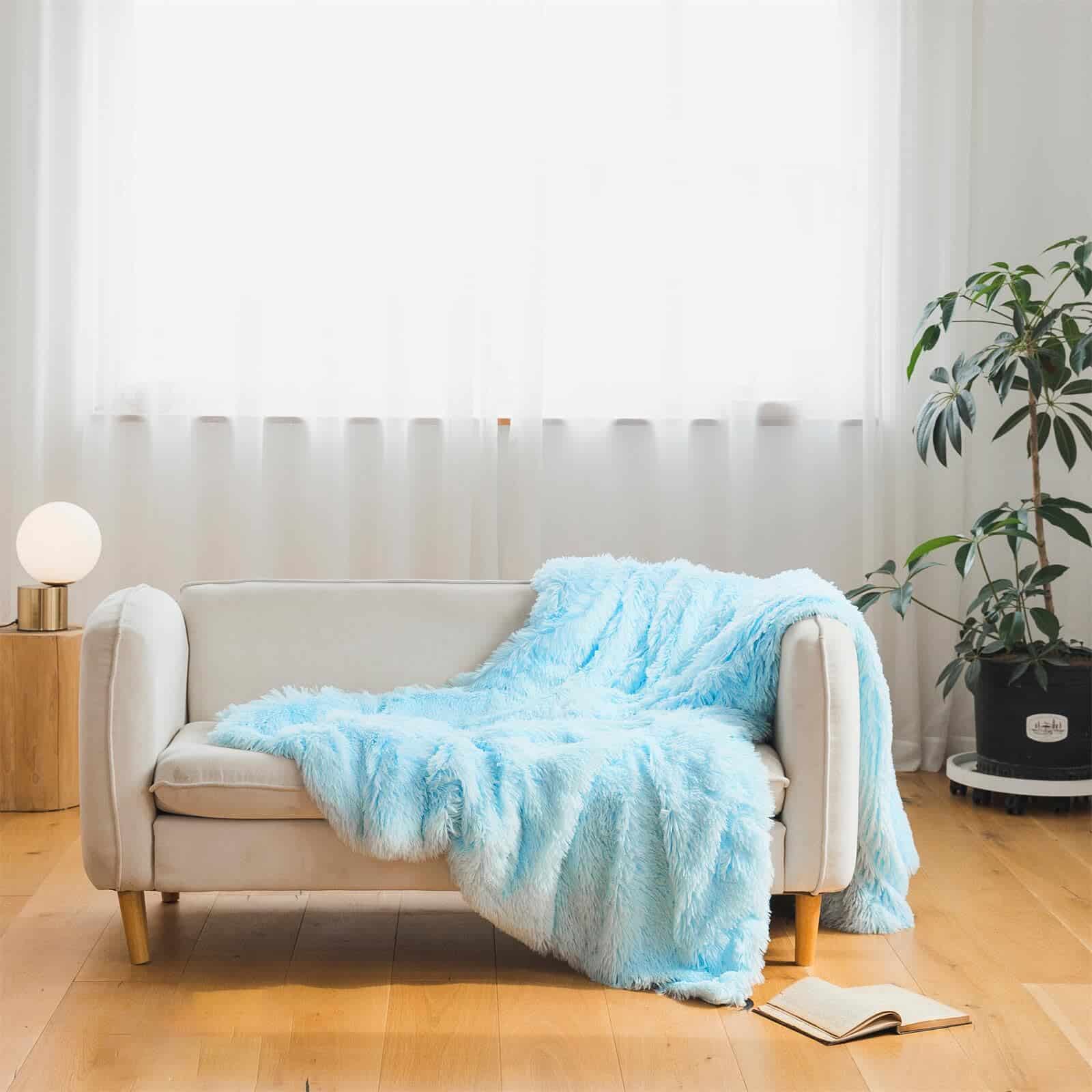 Manta de piel sintética azul, 66" x 80" esponjosa y peluda - Imagen 3