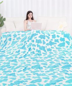 Manta de franela con estampado de vaca azul rey tamaño king