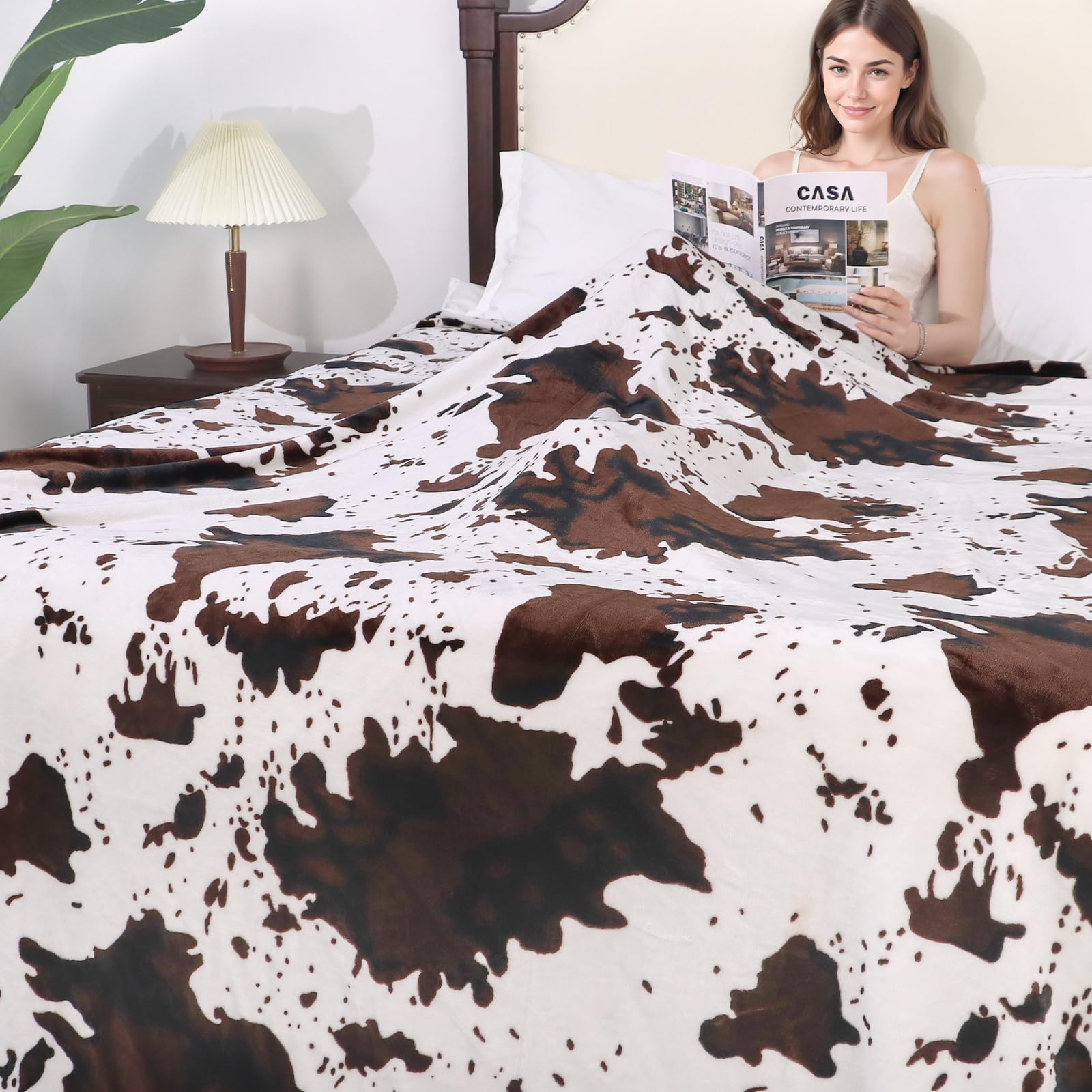 Manta de felpa para cama Queen en sofá en negro y blanco,