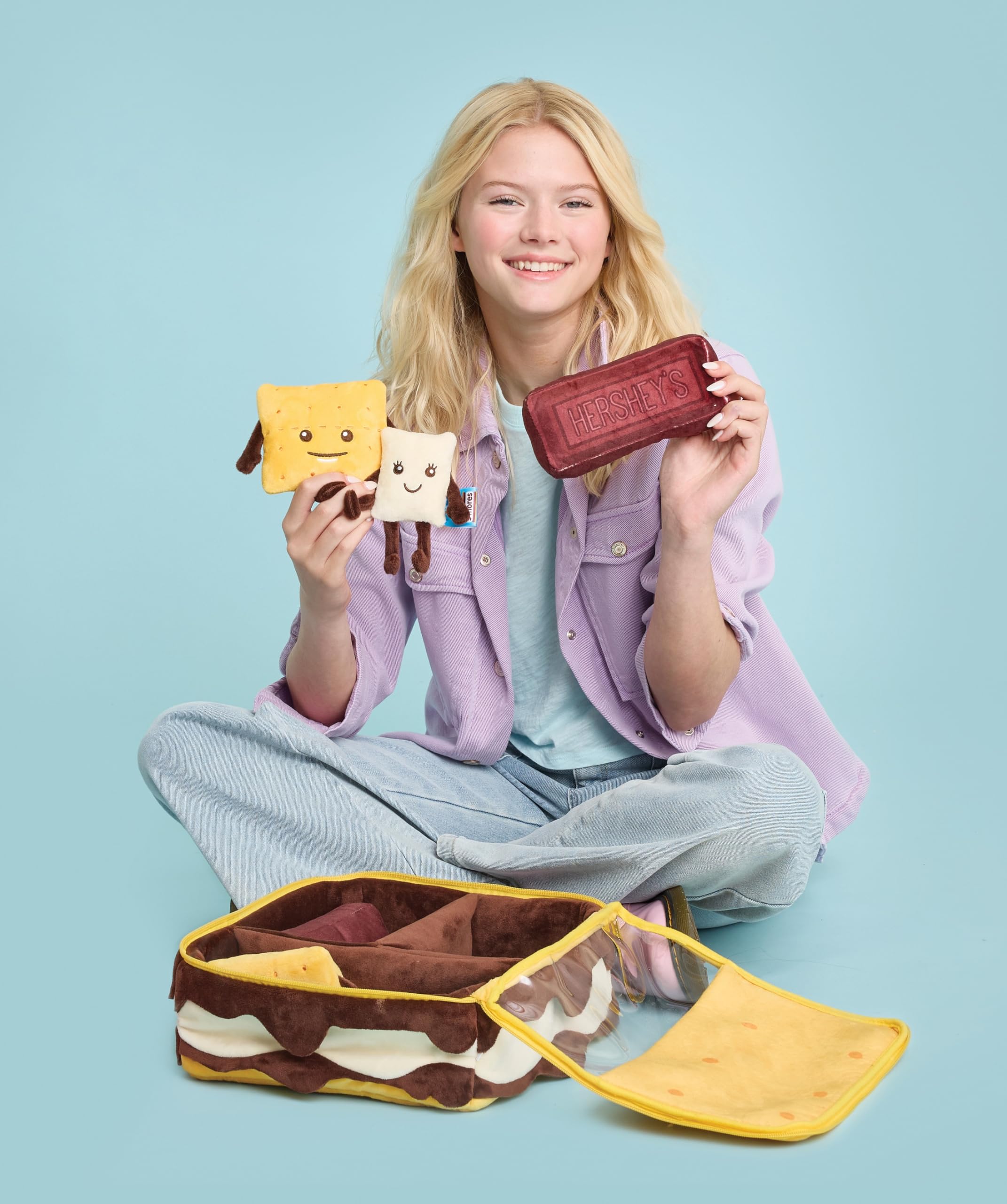 Almohada iscream Hershey's Chocolate S'Mores de 11" x 11" - Imagen 7