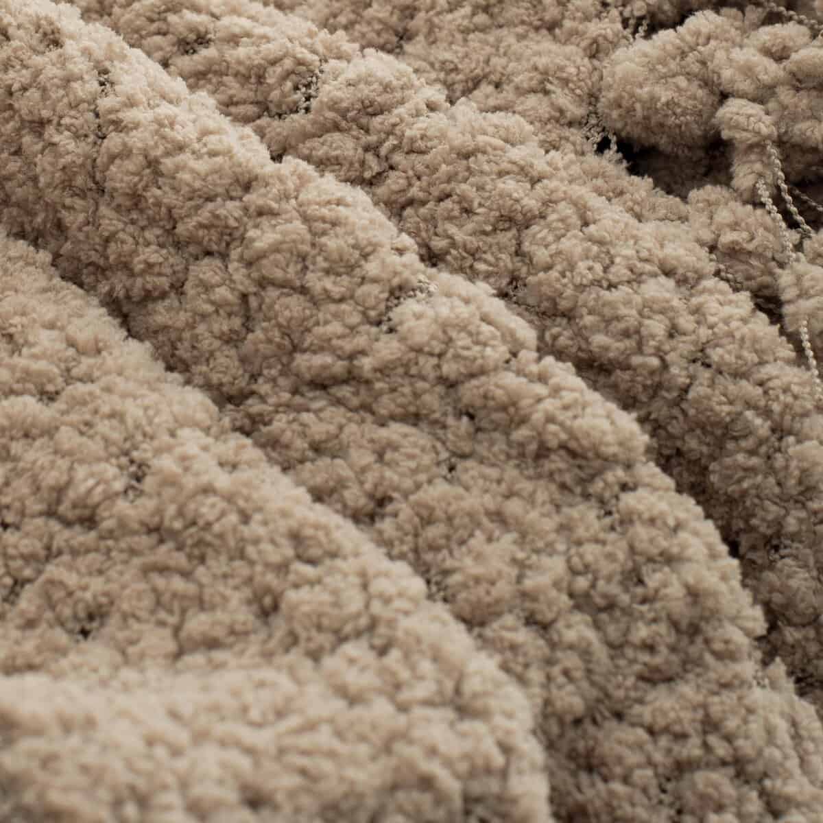 Manta de Lanzamiento para Sofá, Color Taupe, Tejida de Lujo - Imagen 9
