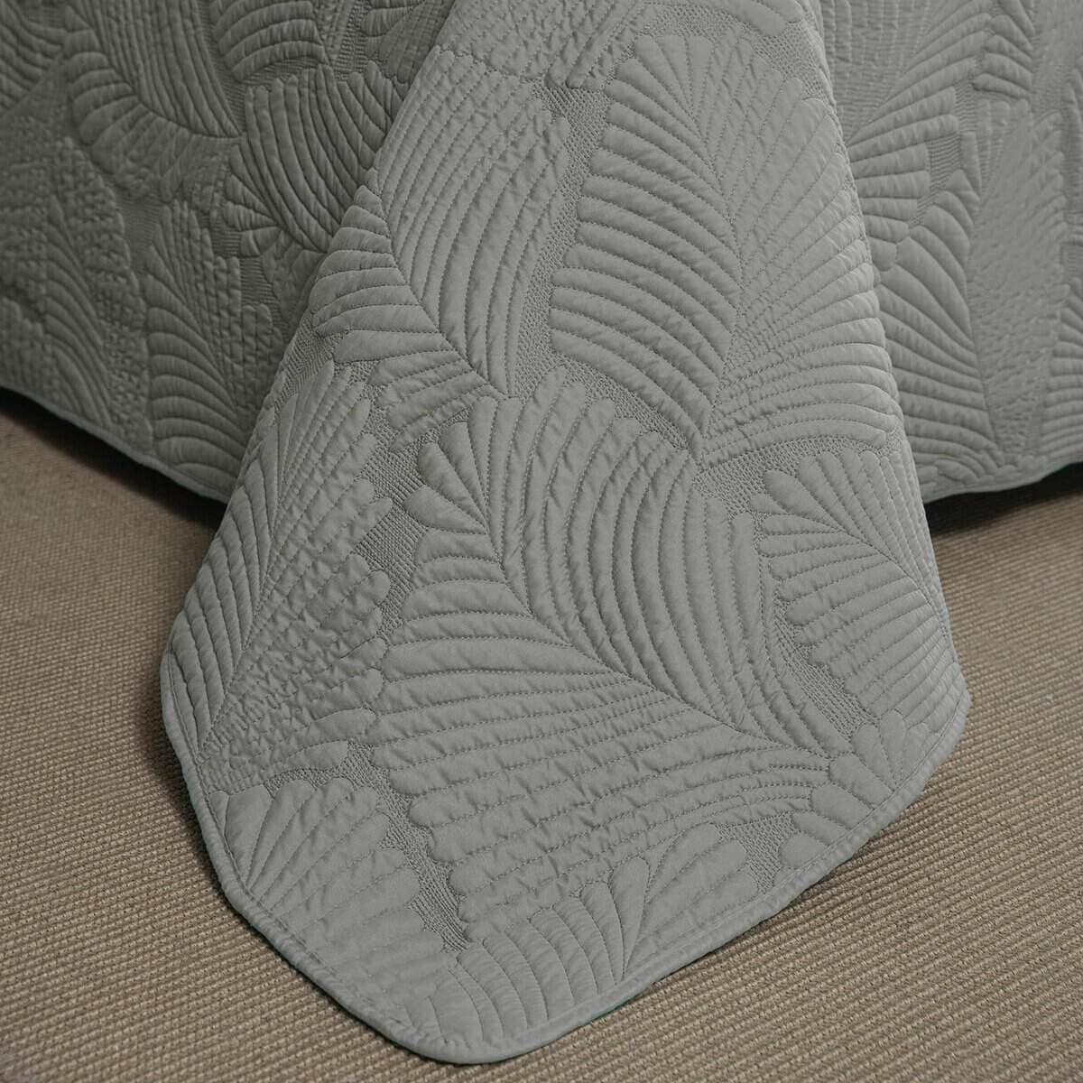 Colcha Plush Petrichor Gris Tamaño King - Edredón de Todas - Imagen 8