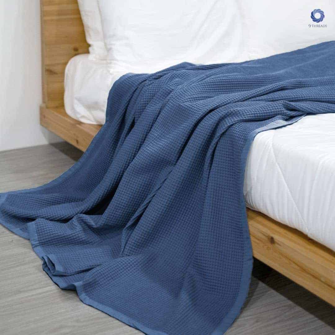 Cobija de Algodón Orgánico en Tela de Gofre 9Threads, - Imagen 3