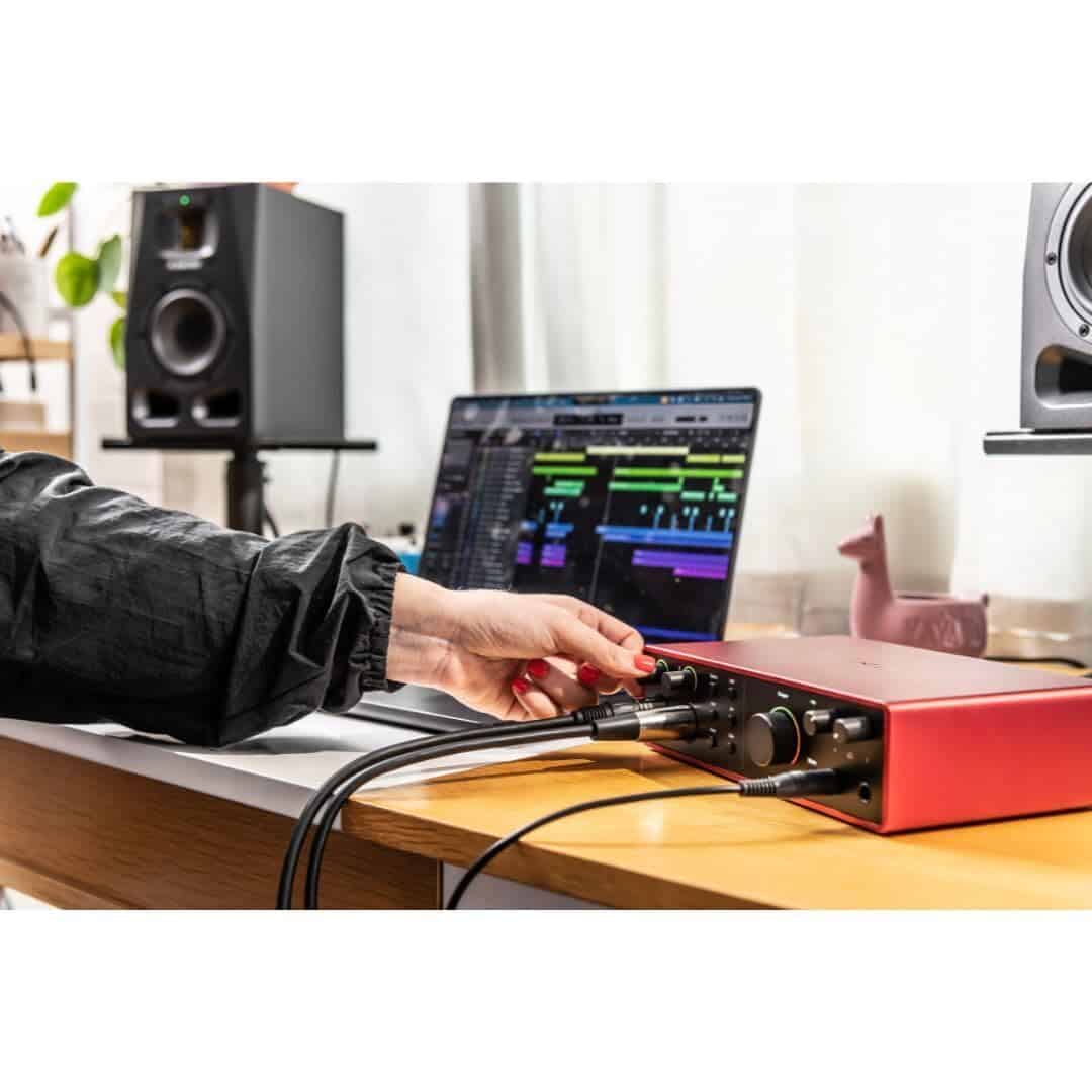 Interface de Audio USB Focusrite Scarlett 16i16 4ta - Imagen 3