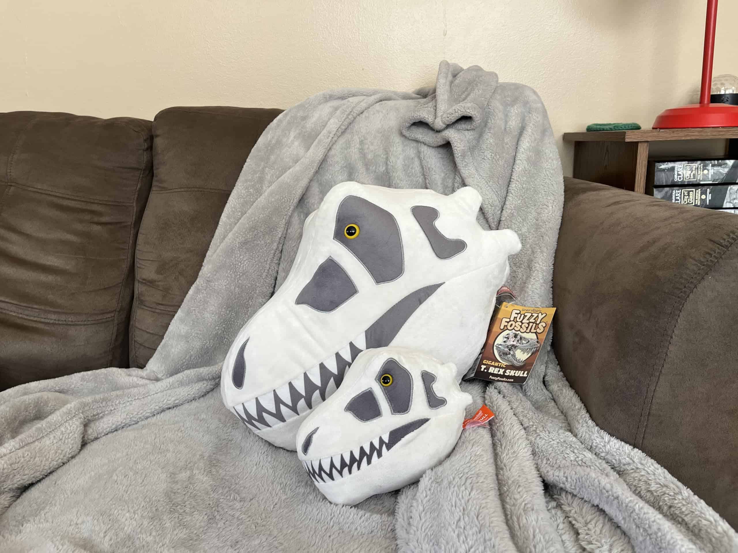 GIANT MICROBES Fuzzy Fossils Gigantic 15" T rex Stuffed - Imagen 5