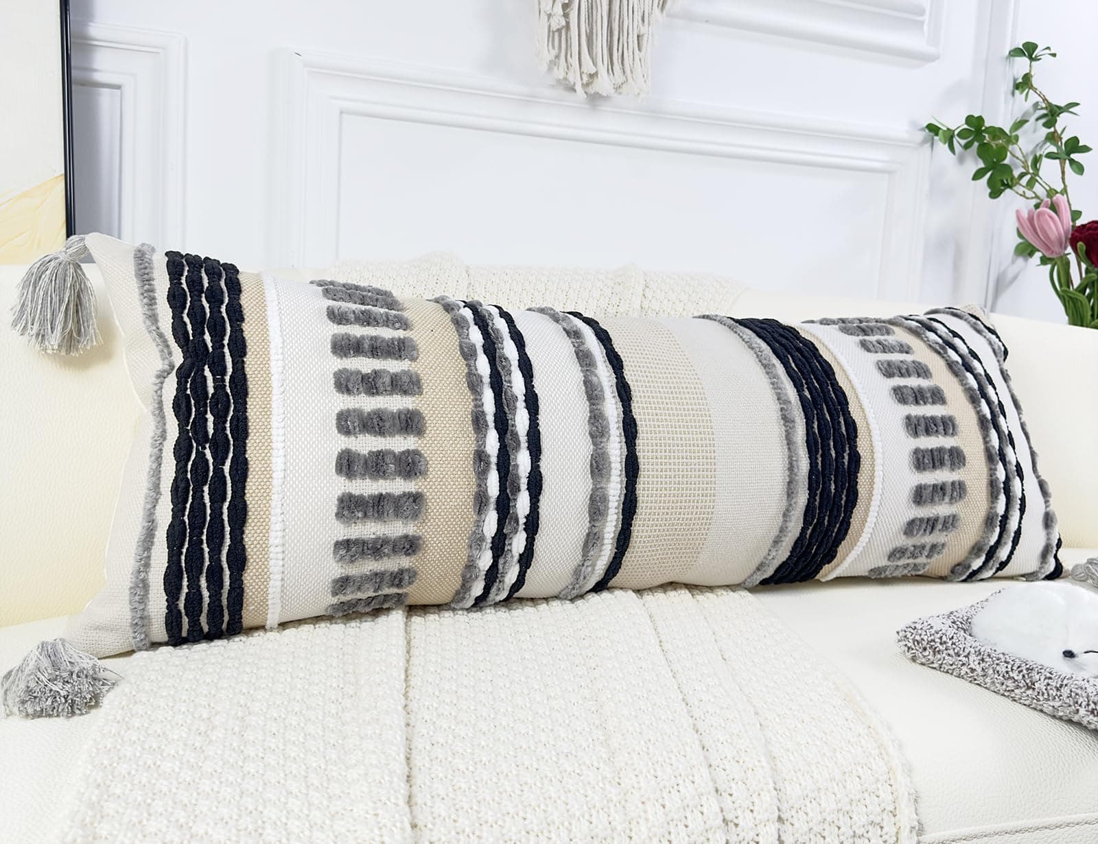 Almohada Larga de Chenille y Algodón para -Gris