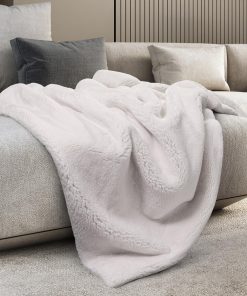 Manta de Lujo Mon Chateau Ultimate Plush de -Ivory con Dobla