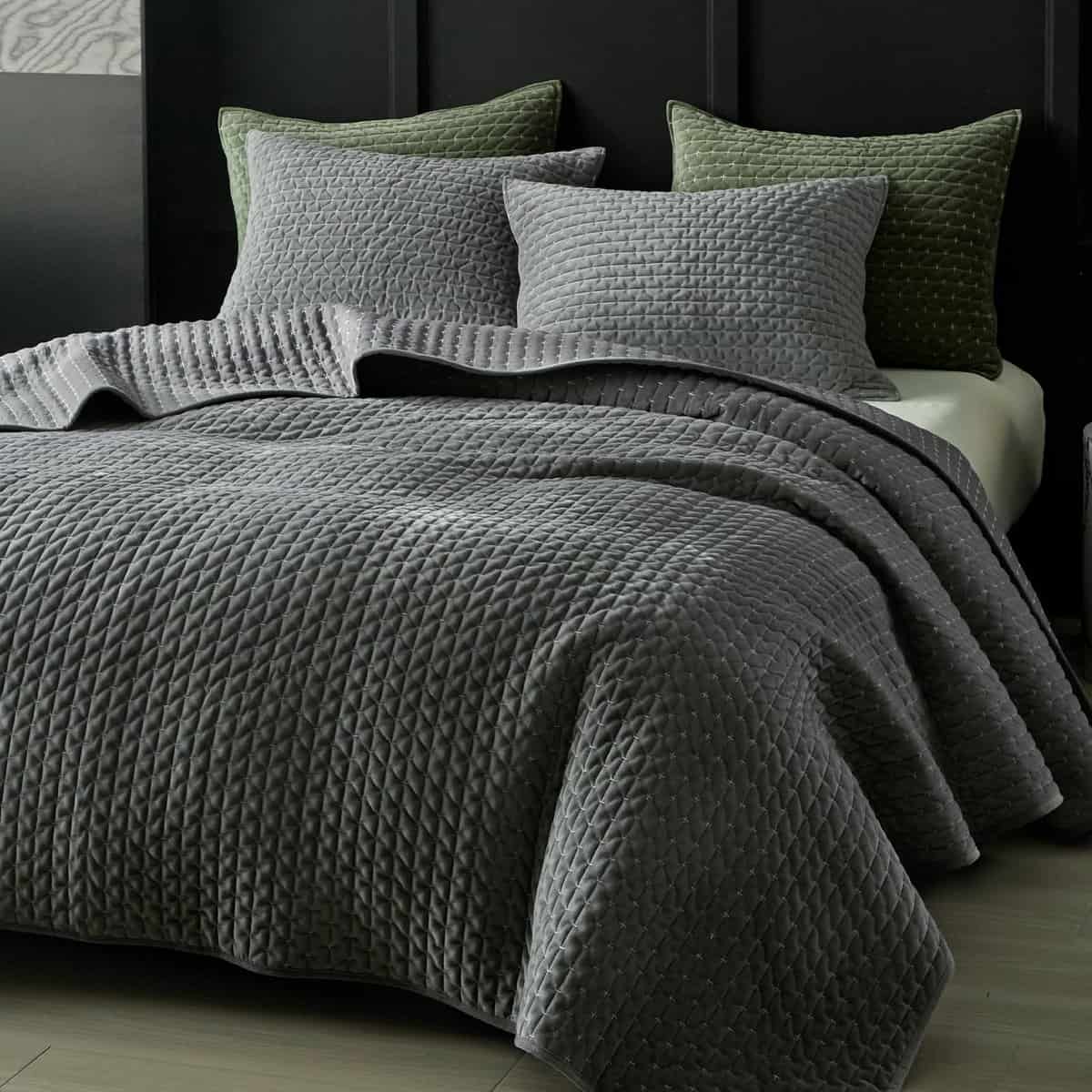 Juego de Colcha de Terciopelo de Lujo WARMDERN Tamaño King,