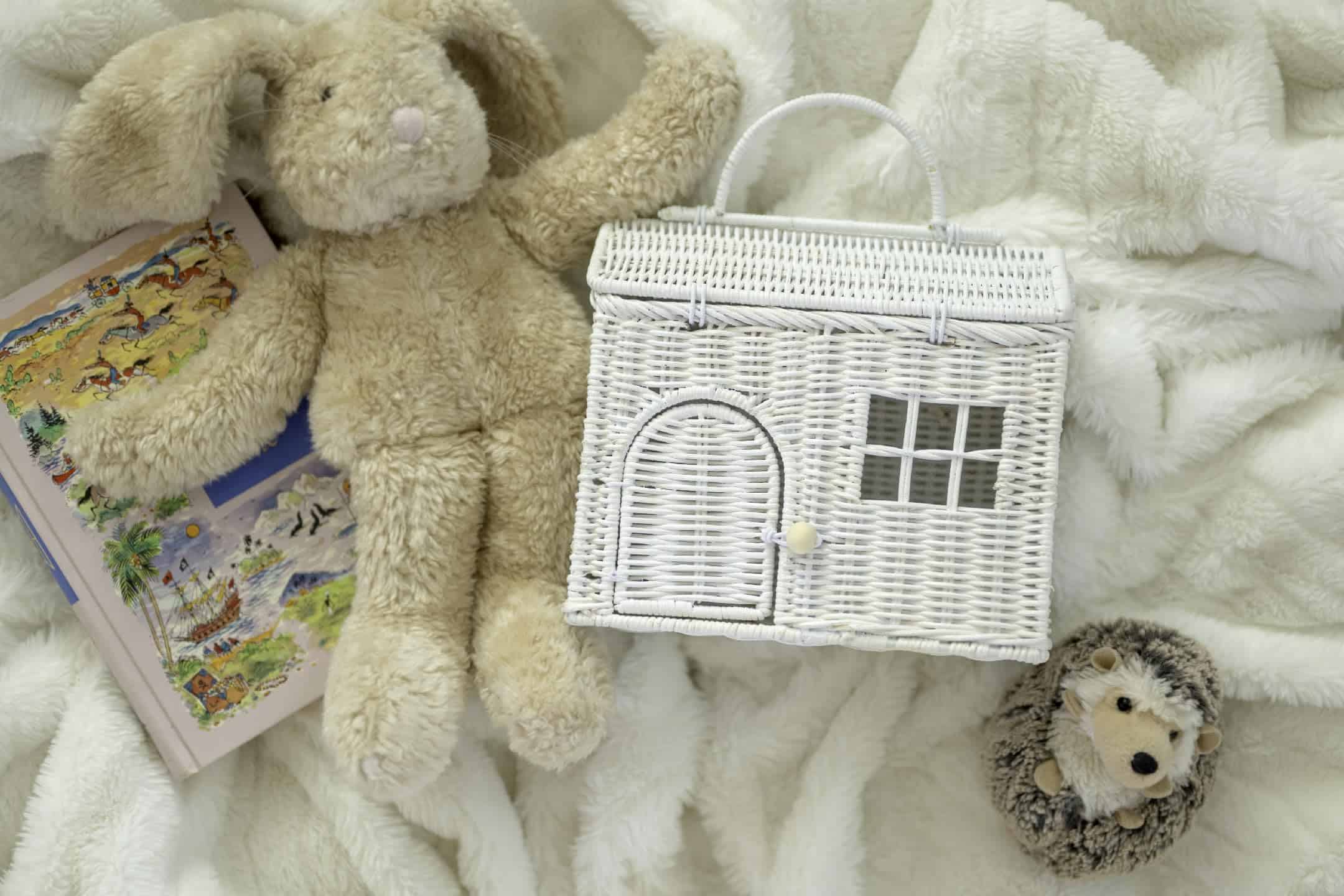 Cesta en Forma de Casa de Mimbre Rool Rattan para Muñecas - Imagen 3