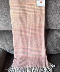 Manta decorativa Roca Home Made in Portugal con cuadros a