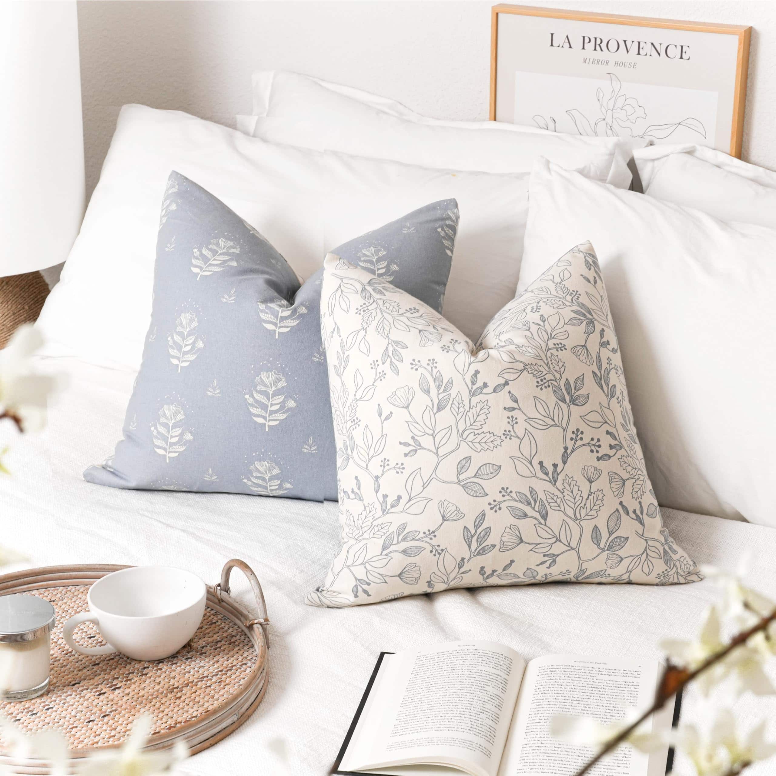 Funda de cojín decorativo costero azul de SageSelvas de