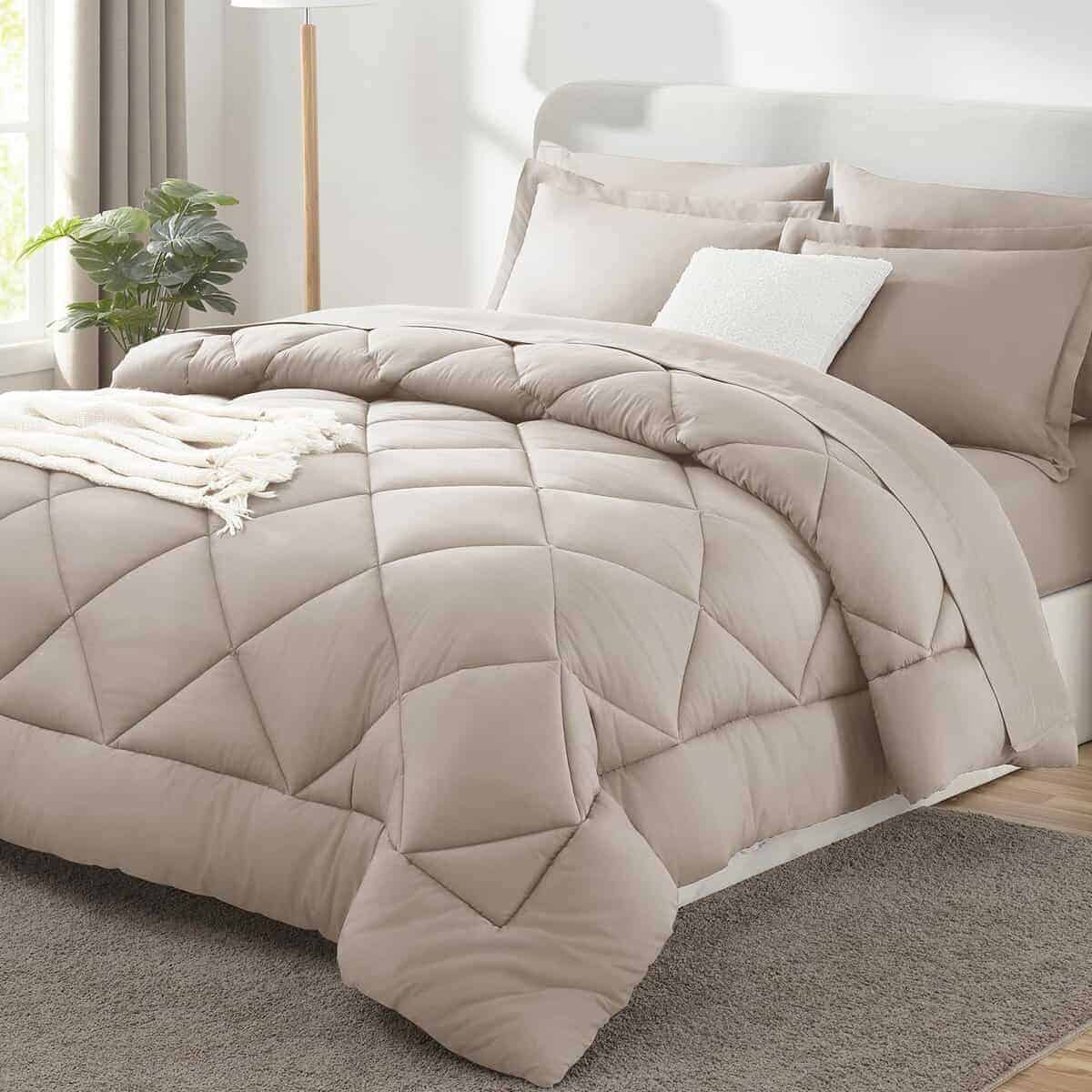 Juego de edredón CozyLux con sábanas 7 piezas Juego de cama