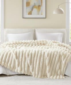 Cobertor de Piel Sintética a Rayas Hyde Lane Tamaño Queen -