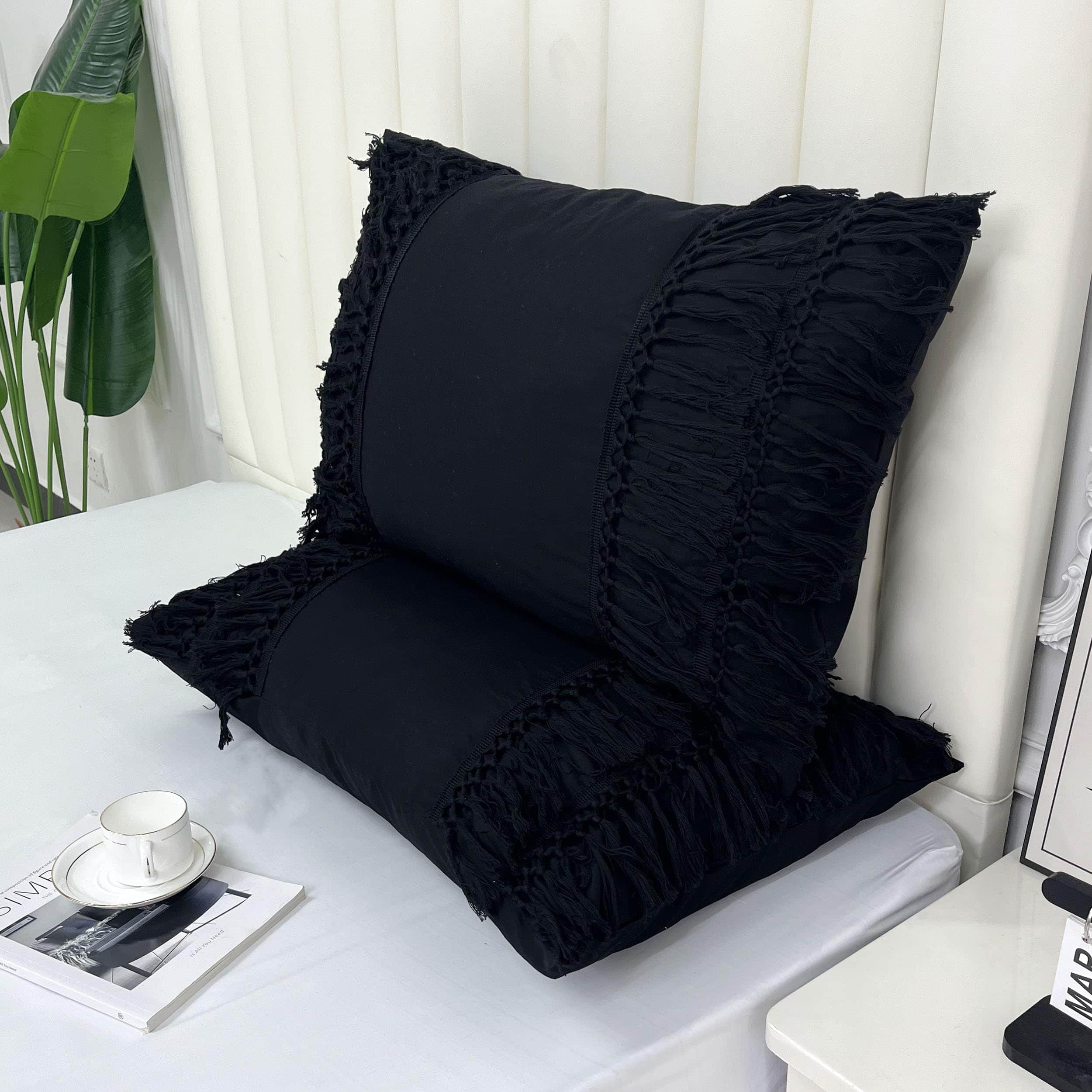 Funda de Almohada con Borlas de Algodón Negro Softta 20x30