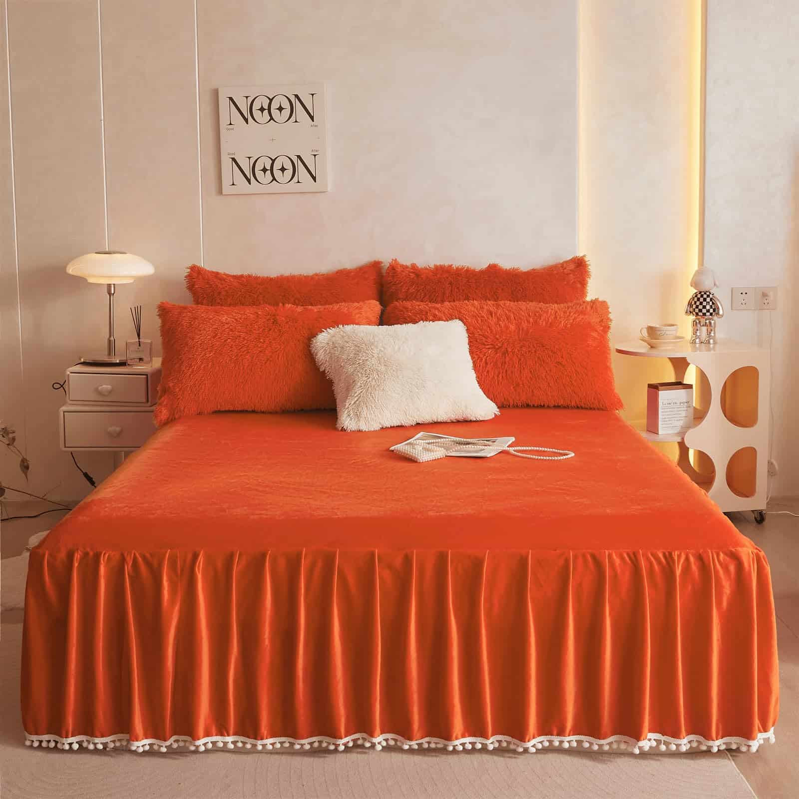 Faldón de Cama de Terciopelo con Pompones, -Naranja Quemado