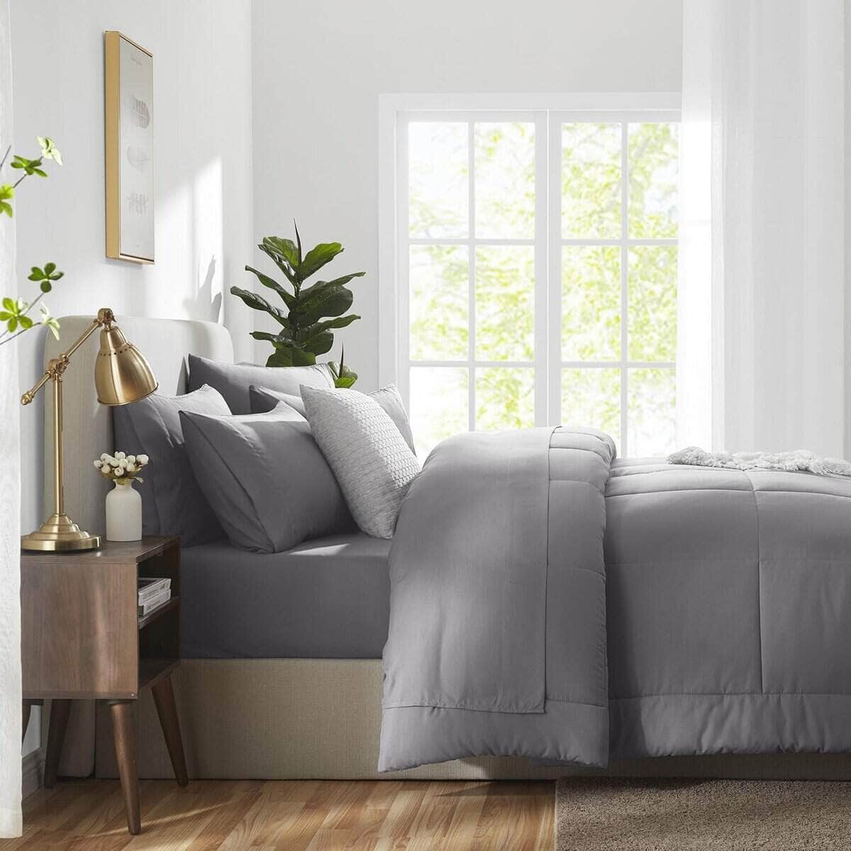 Juego de edredón gris para cama King CozyLux de 7 piezas, - Imagen 7