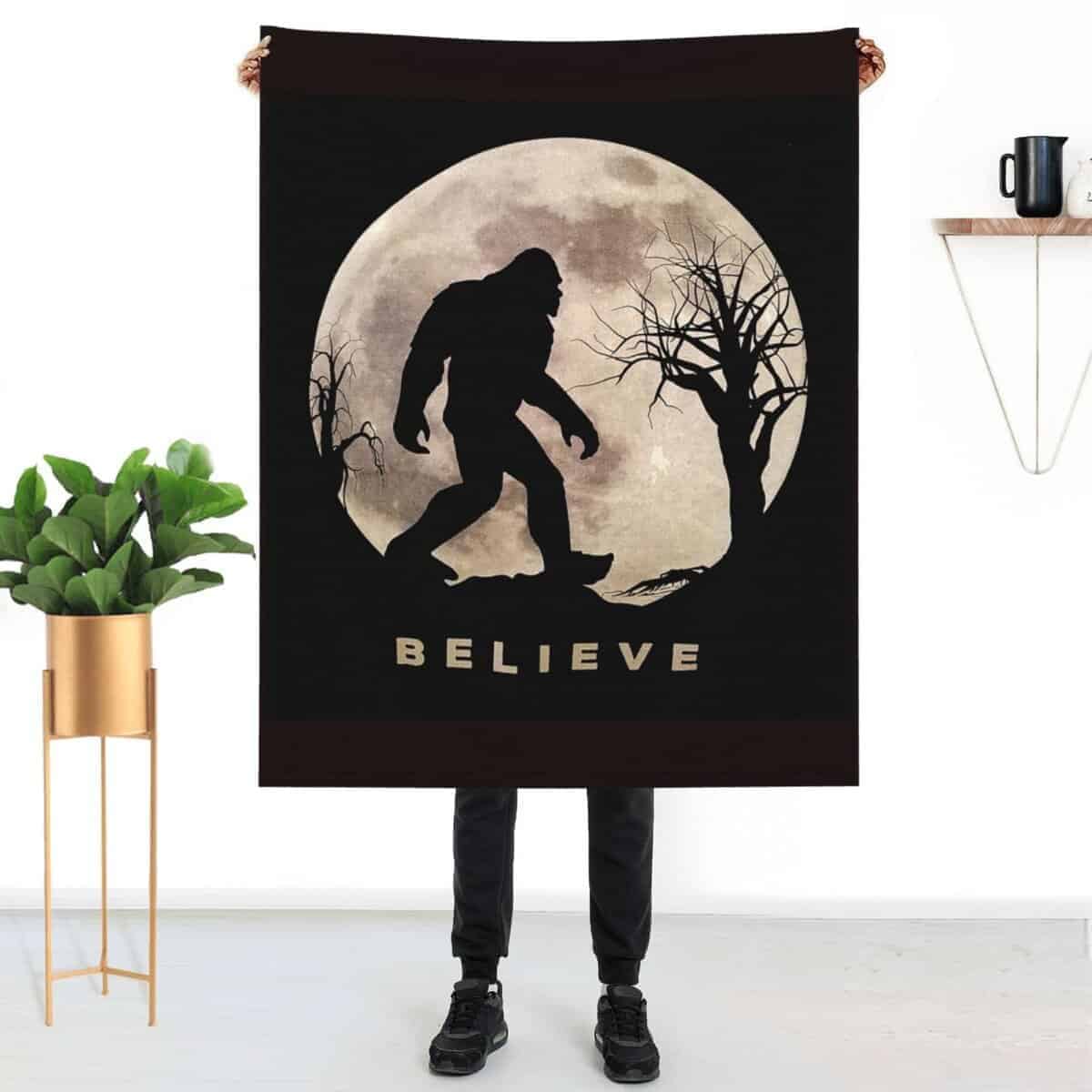 Manta de vellón divertida Bigfoot Sasquatch Luna llena para - Imagen 9