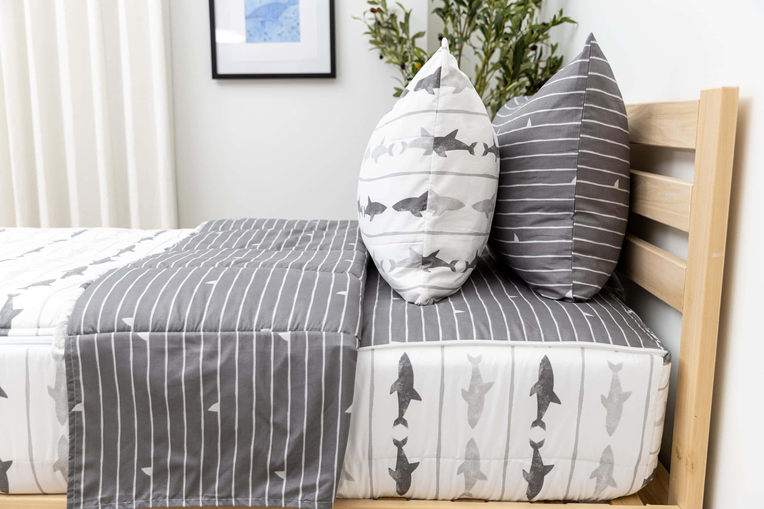 Set de Cama Beddy's Tema Tiburones Blancos para Niños, Ropa - Imagen 3