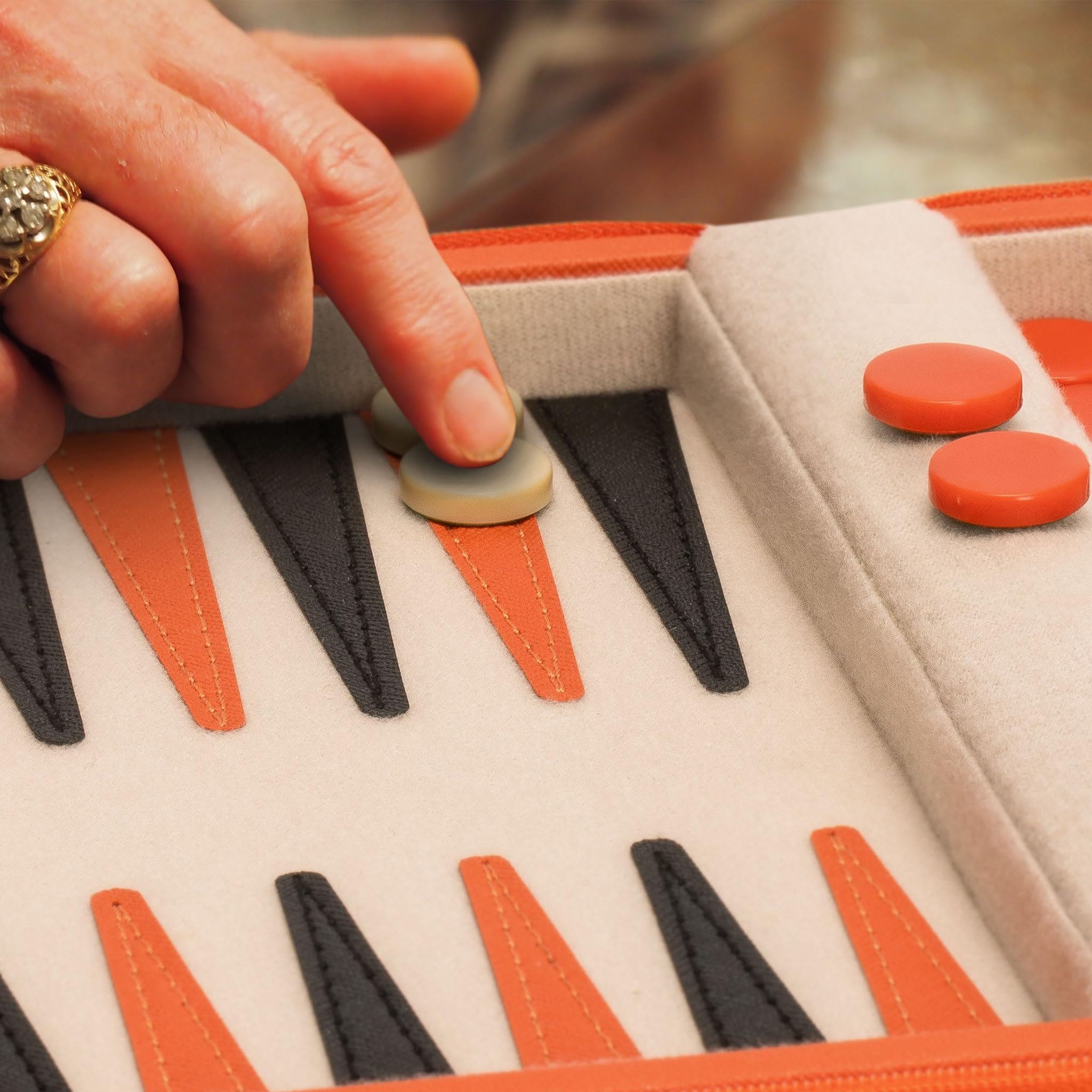 Juego de Mini Backgammon Yellow Mountain Imports Travel - Imagen 8