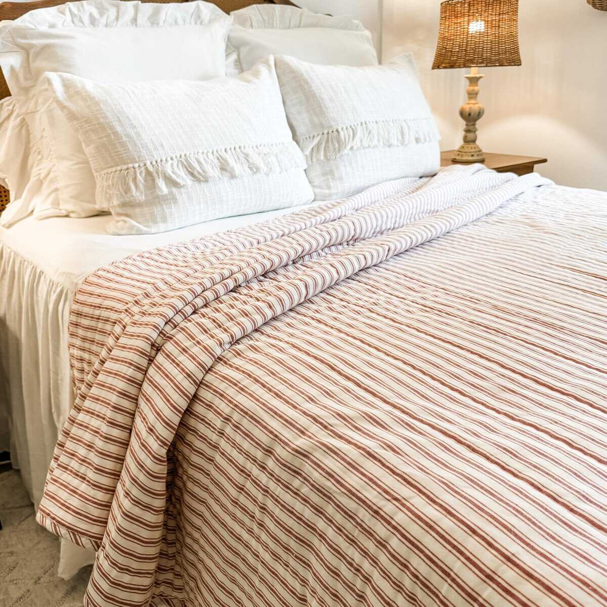 Colcha Queen Roja a Rallas Clásicas Piper Classics Timeless - Imagen 7