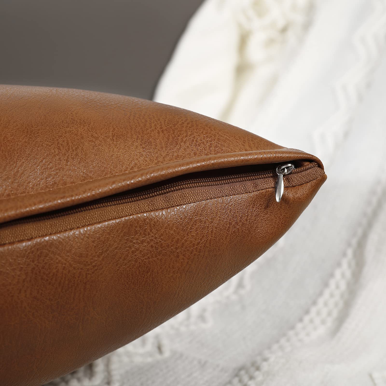 NUYECY Funda de Almohada de Cuero sintético 20 x 54 - Imagen 6