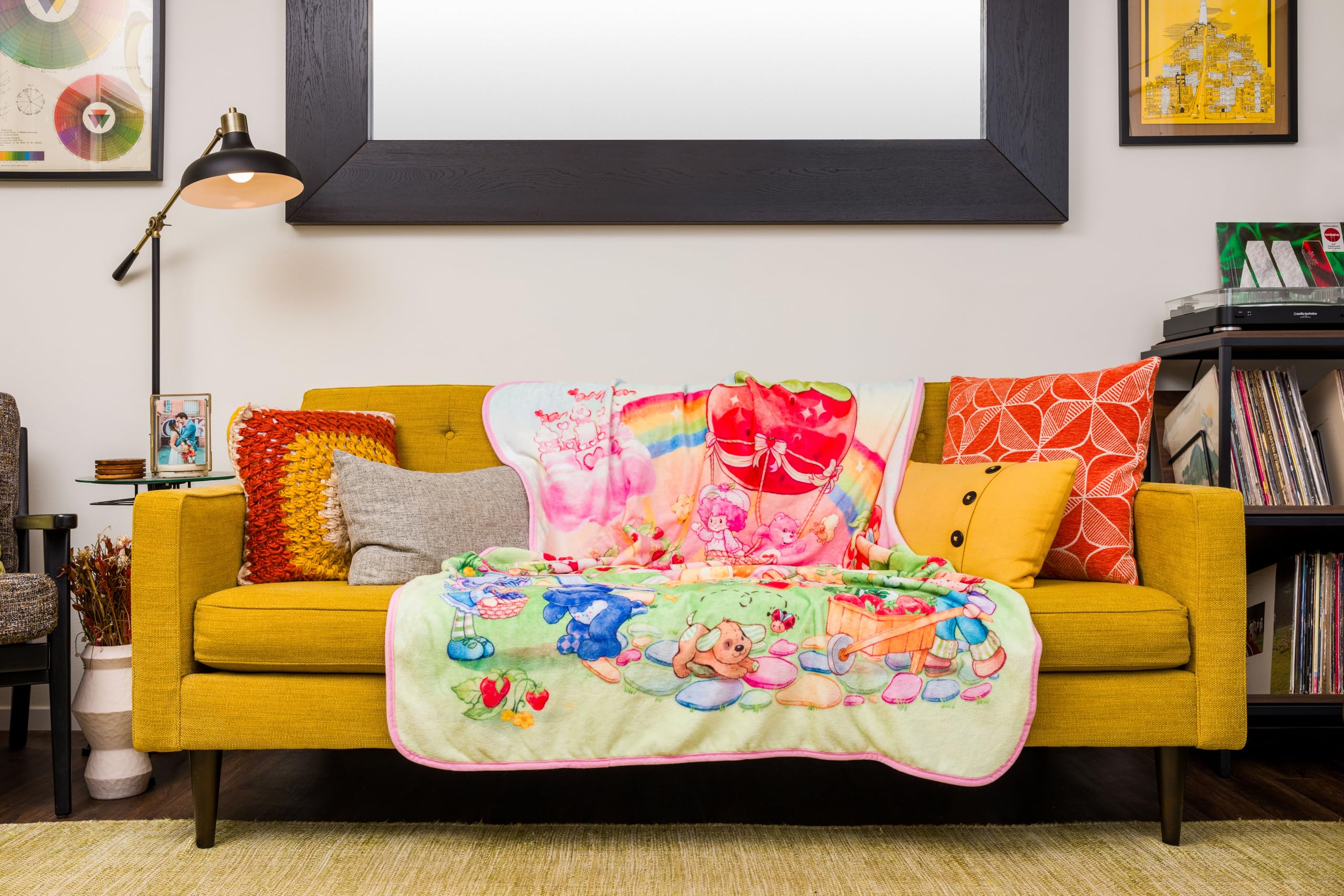 Manta de Franela Silver Buffalo Care Bears y Strawberry - Imagen 4