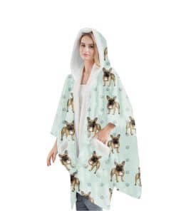 Manta con Capucha para Usar con estampado de Bulldog
