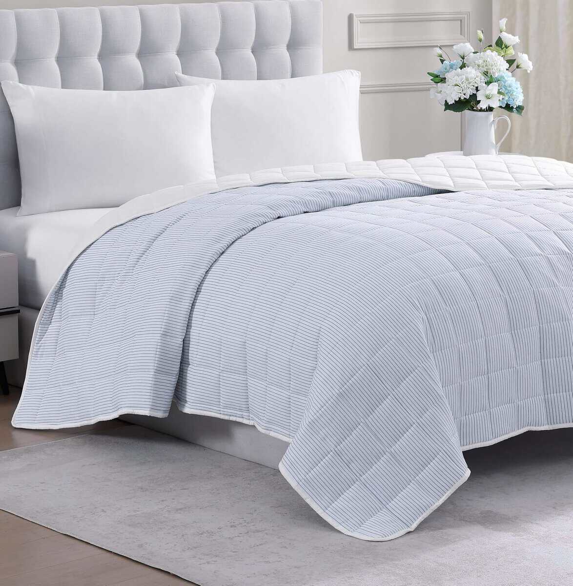 Manta Acolchada Casa Platino Tamaño Twin XL - -Rayas Azul