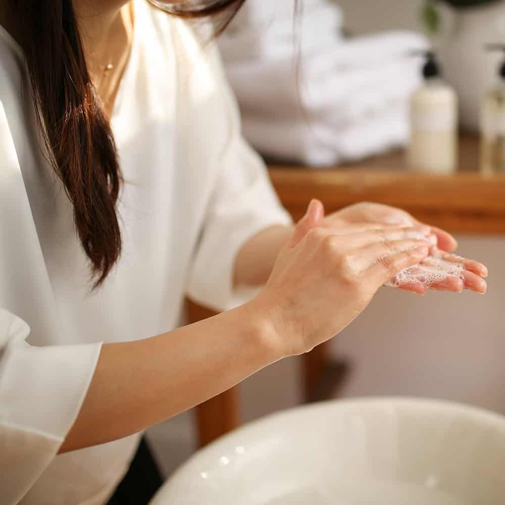 Limpiador facial de hierbas finas Farmaesthetics (8 fl oz) - Imagen 4