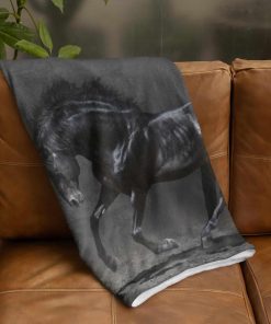 Manta de Felpa Sherpa de Rosa, Calavera y Pistolas Negras