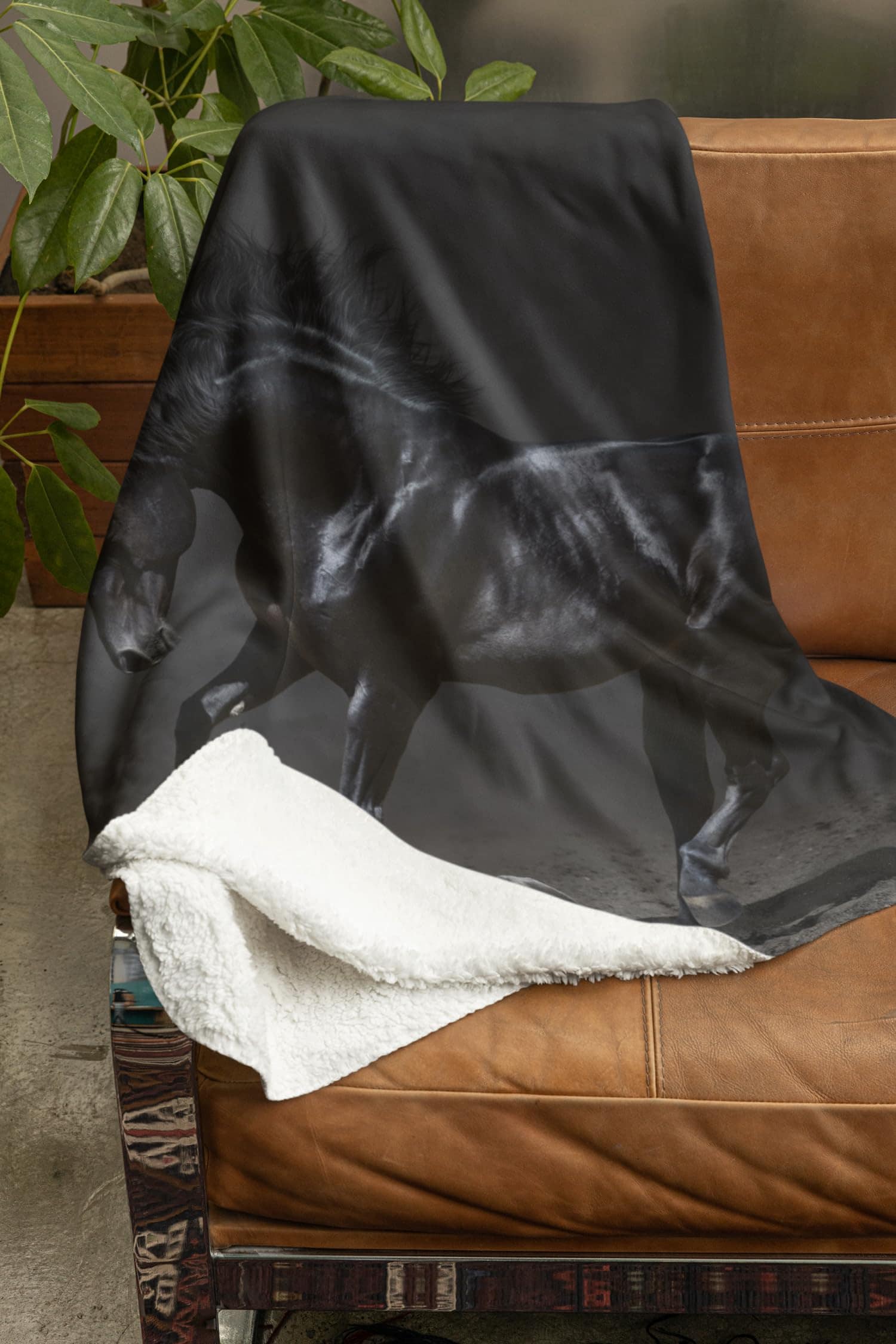 Manta de Felpa Sherpa de Rosa, Calavera y Pistolas Negras - Imagen 4