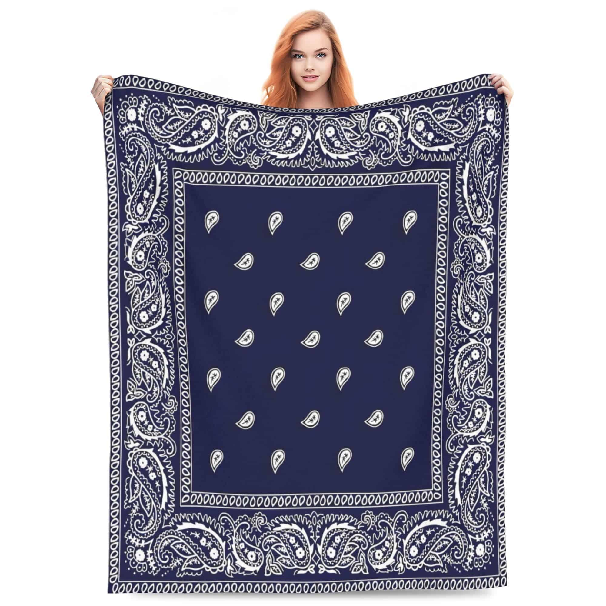 Manta de banda de lana de color azul con estampado de borde