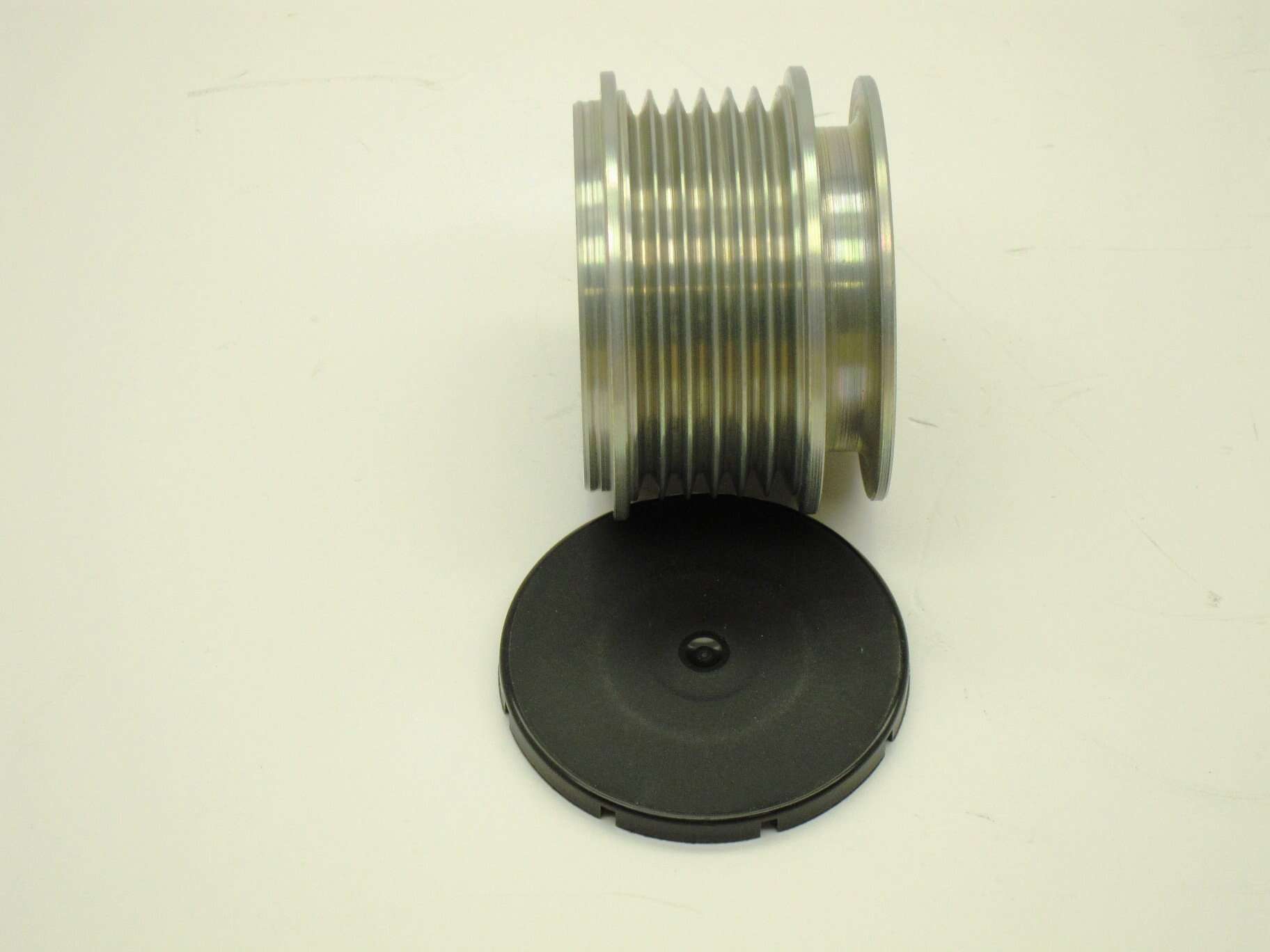 Polea de Alternador Genuina Volkswagen 022-903-119-C - Imagen 3