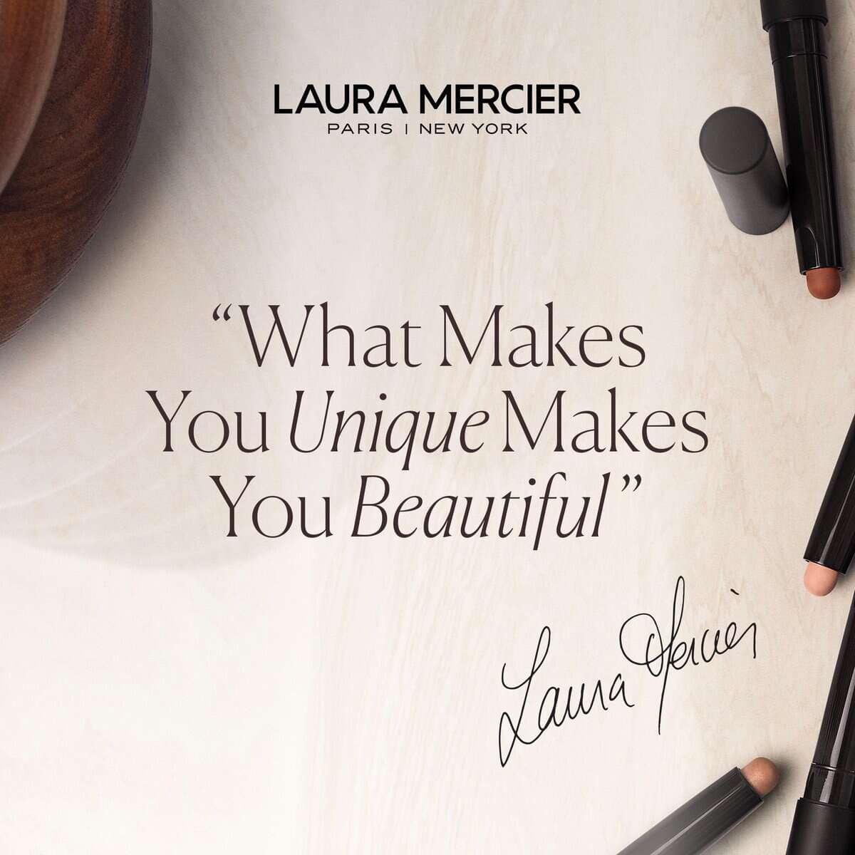 Brocha de Contorno para Mejillas Angulada Laura Mercier - Imagen 8