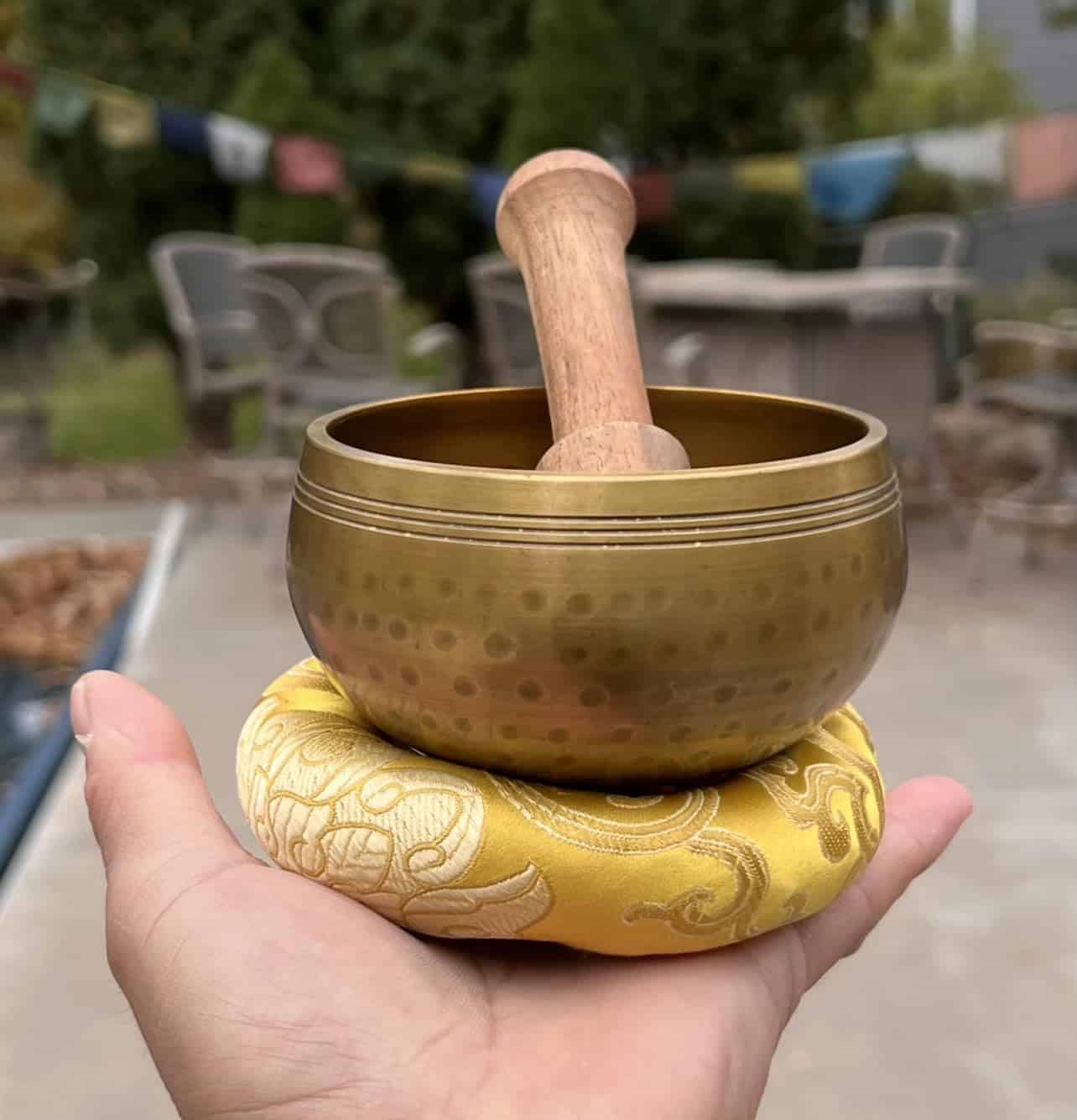 Set de Cuenco Tibetano de Gong de Anillo DharmaObjects con - Imagen 5