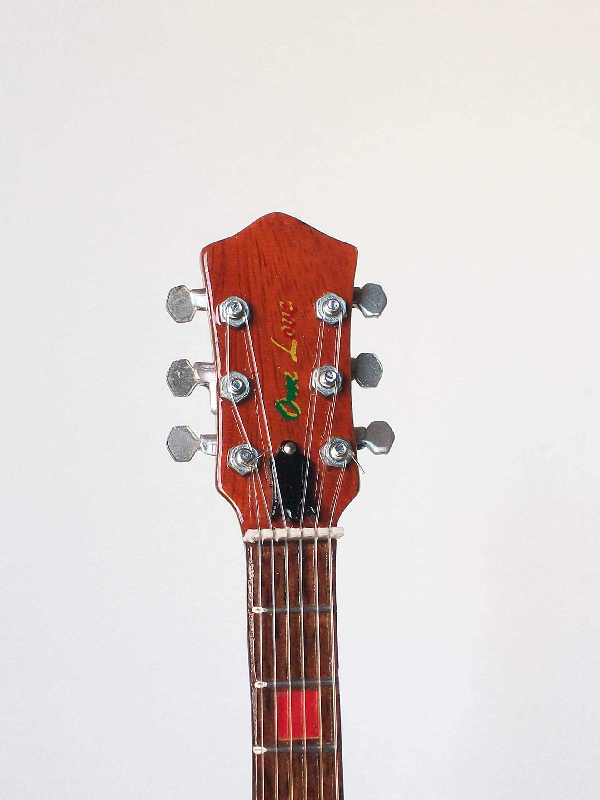 Mini Guitarra Axe Heaven BM-099 Bob Marley One Love - Imagen 5