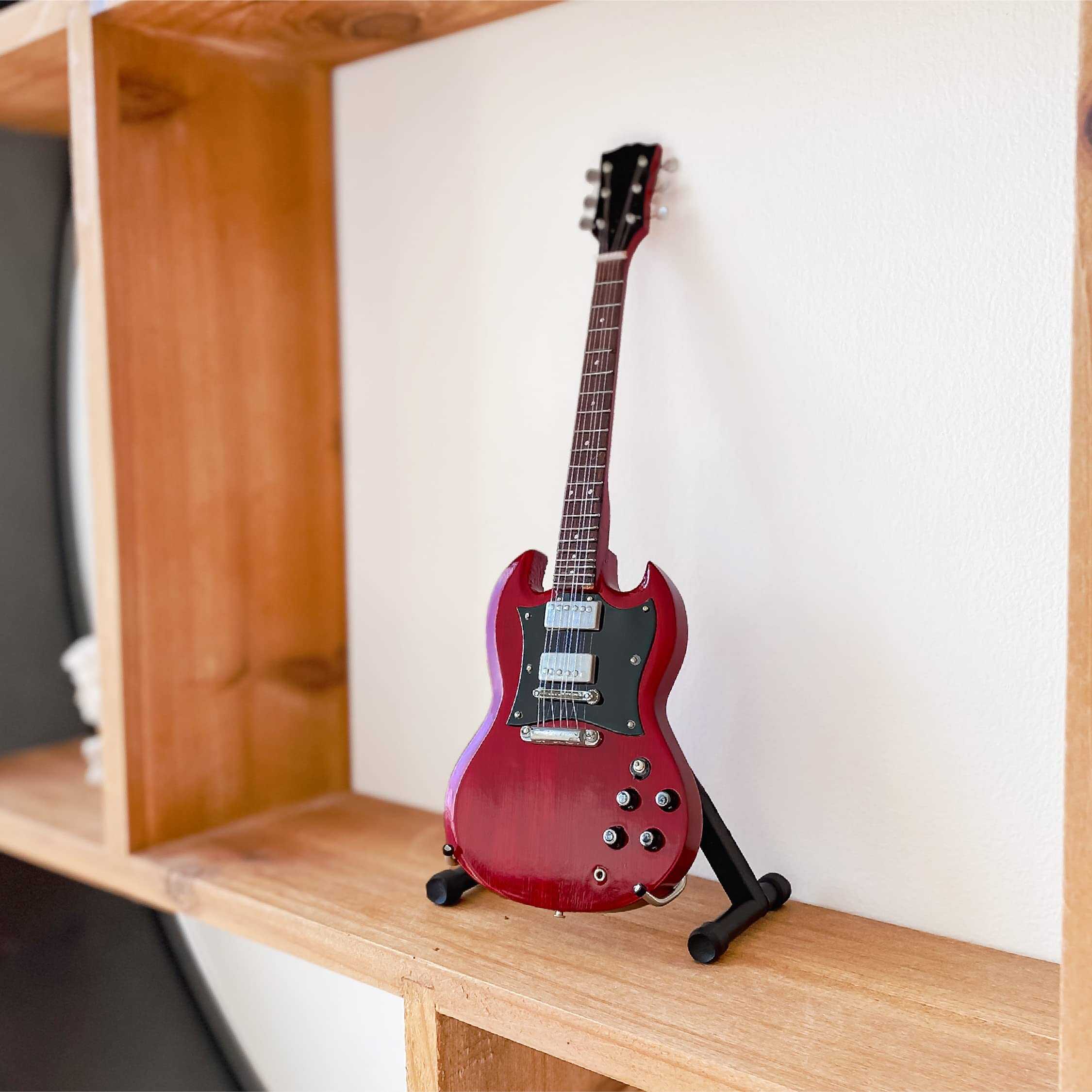 Réplica de Guitarra en Miniatura de ACDC Angus Young - - Imagen 9