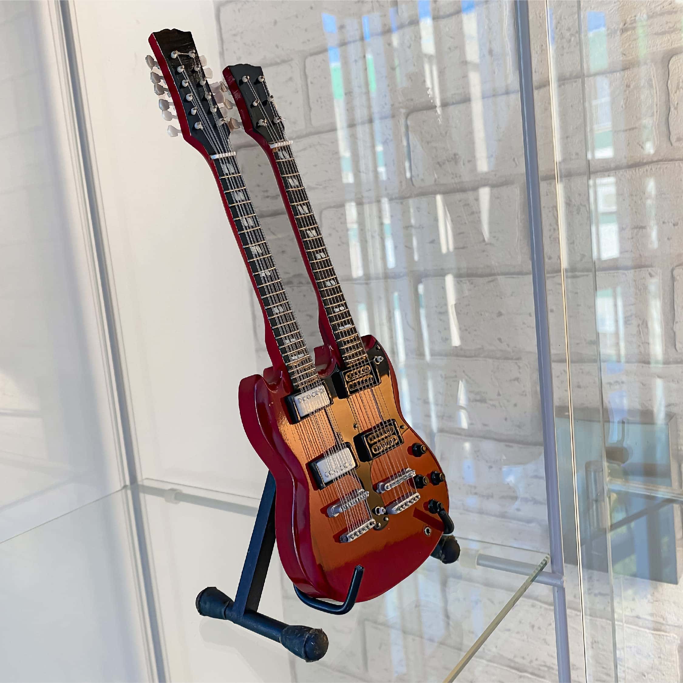 Réplica de Guitarra Miniatura de Jimmy Page - 10 Pulgadas - Imagen 3