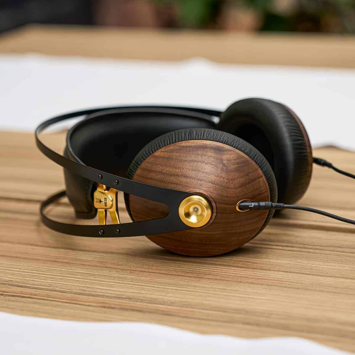 Cable MEZE AUDIO de 1.2m con Micrófono y -Negro y Dorado - Imagen 5