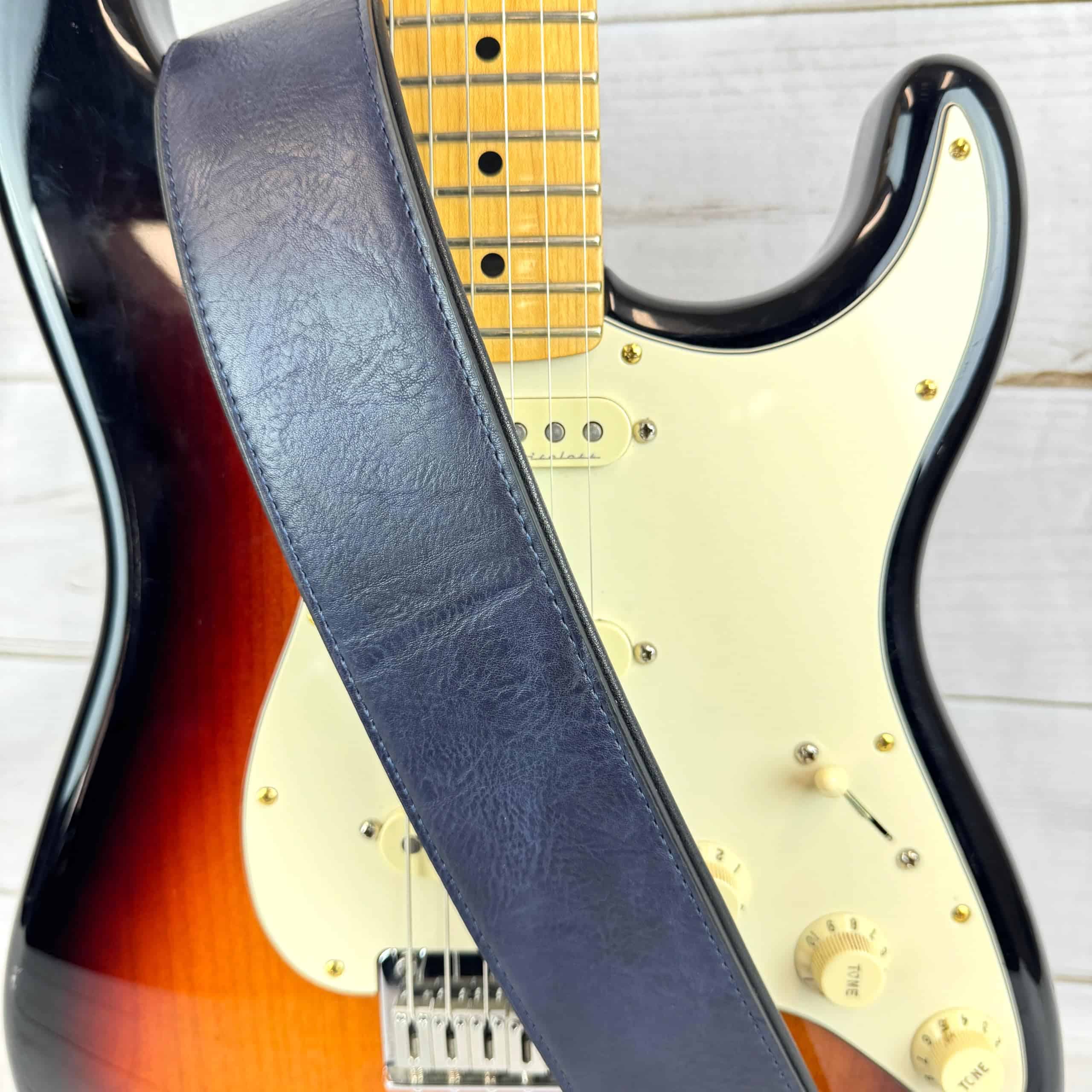 Correa de guitarra Walker & Williams G-52 azul marino hecha - Imagen 6