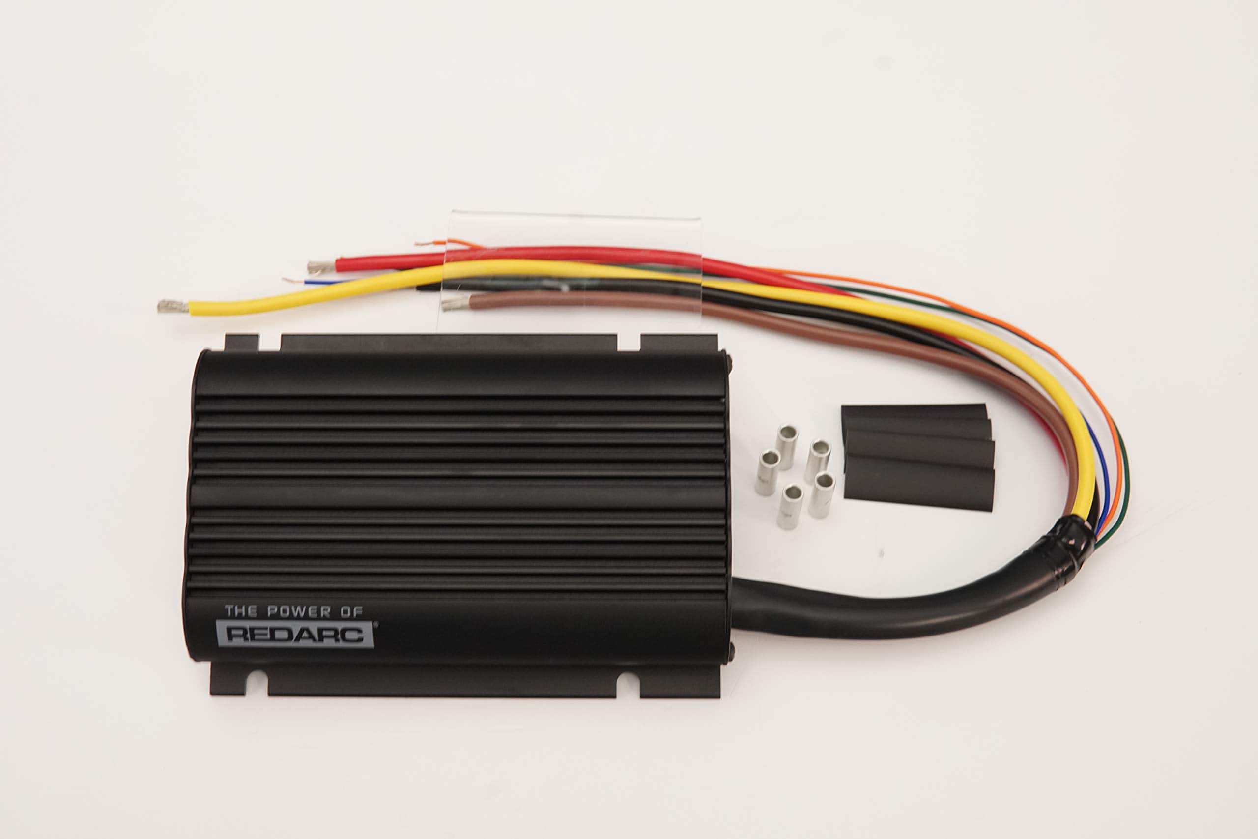 Cargador DC a DC REDARC de 25A para Vehículos con MPPT - - Imagen 5