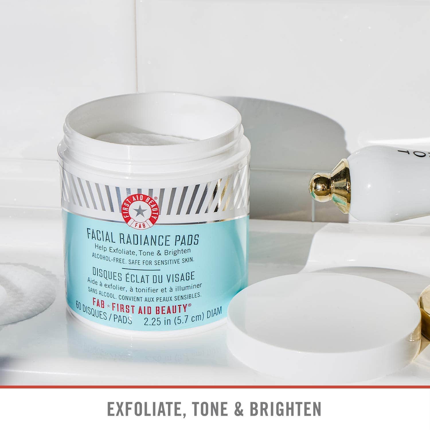 First Aid Beauty Facial Radiance Pads 60 Pads - Imagen 3