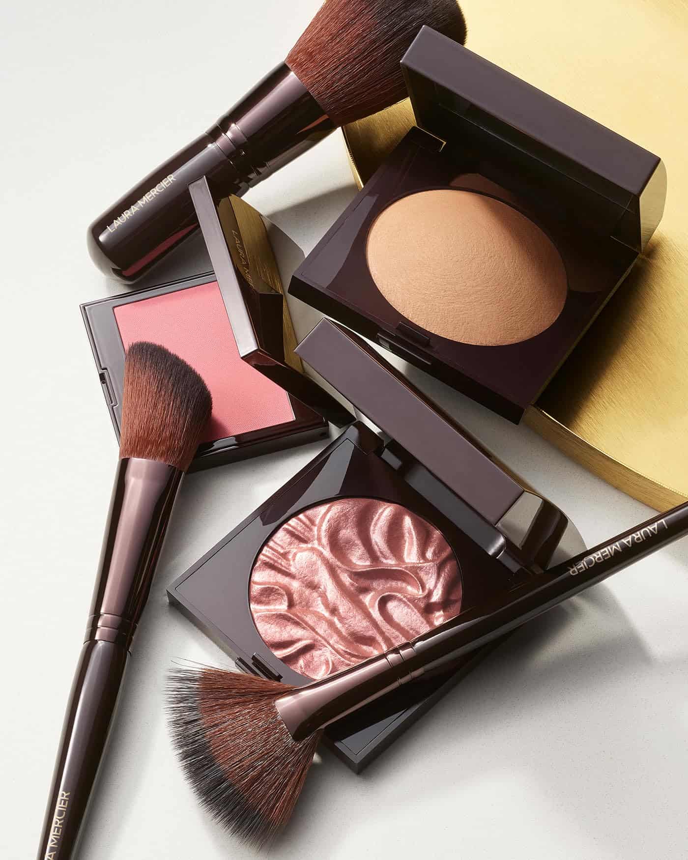 Brocha de Contorno para Mejillas Angulada Laura Mercier - Imagen 4