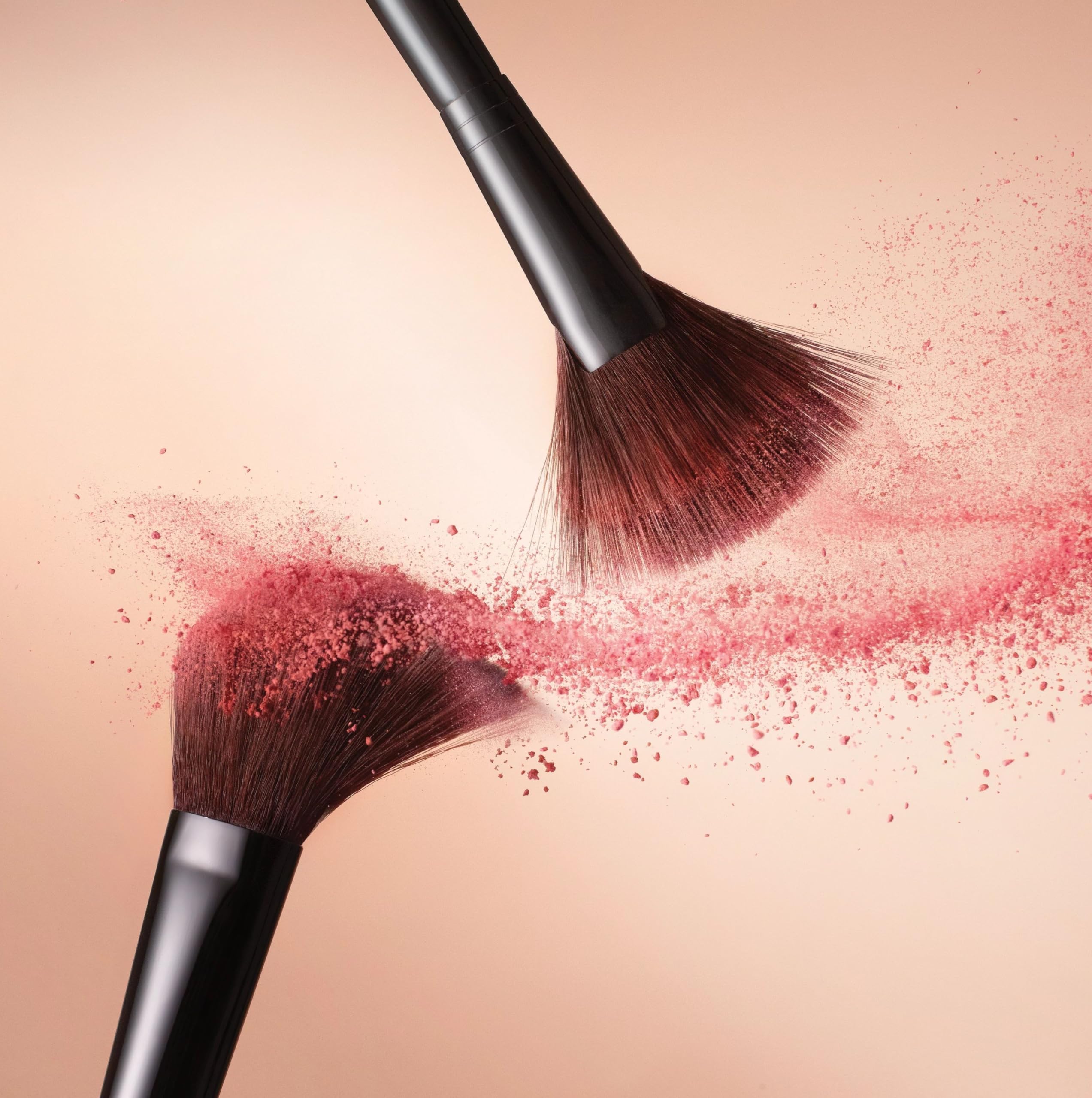 Brocha de Contorno para Mejillas Angulada Laura Mercier - Imagen 5